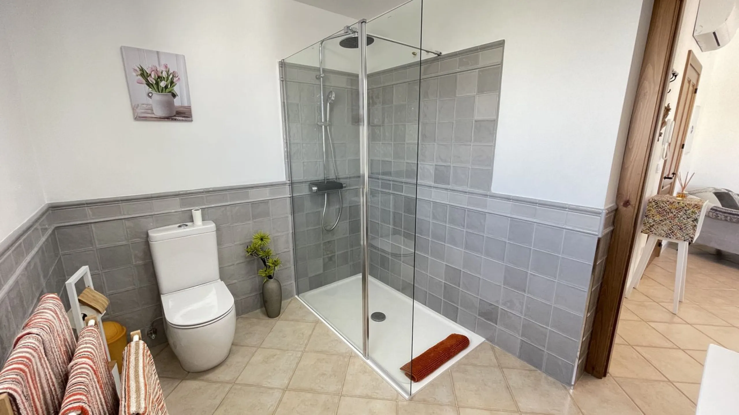 House - Townhouse в продаже в Alhaurín el Grande, Málaga. В доме 5 спален и 3 ванных комнат. Площадь дома 296 м²