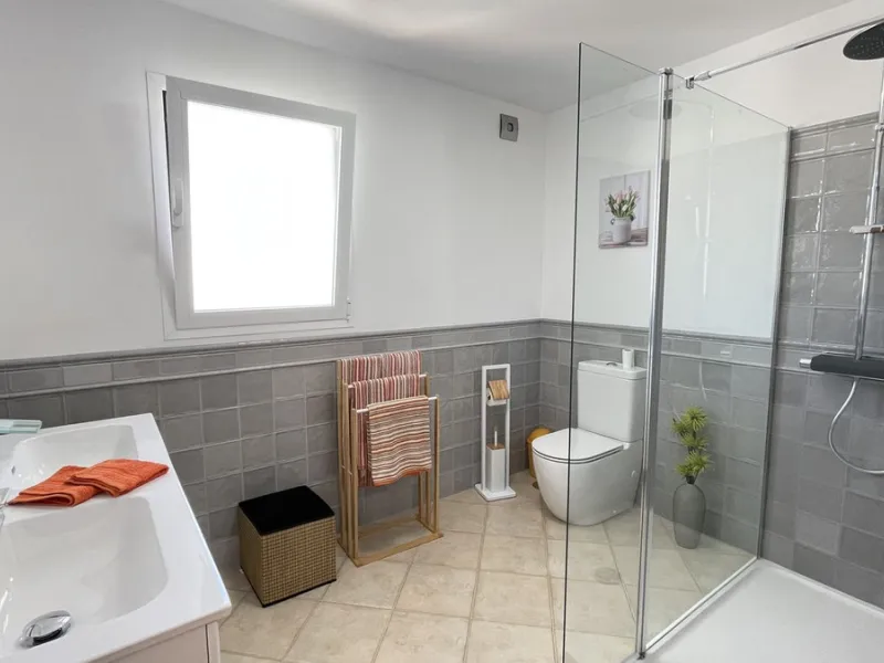 House - Townhouse в продаже в Alhaurín el Grande, Málaga. В доме 5 спален и 3 ванных комнат. Площадь дома 296 м²