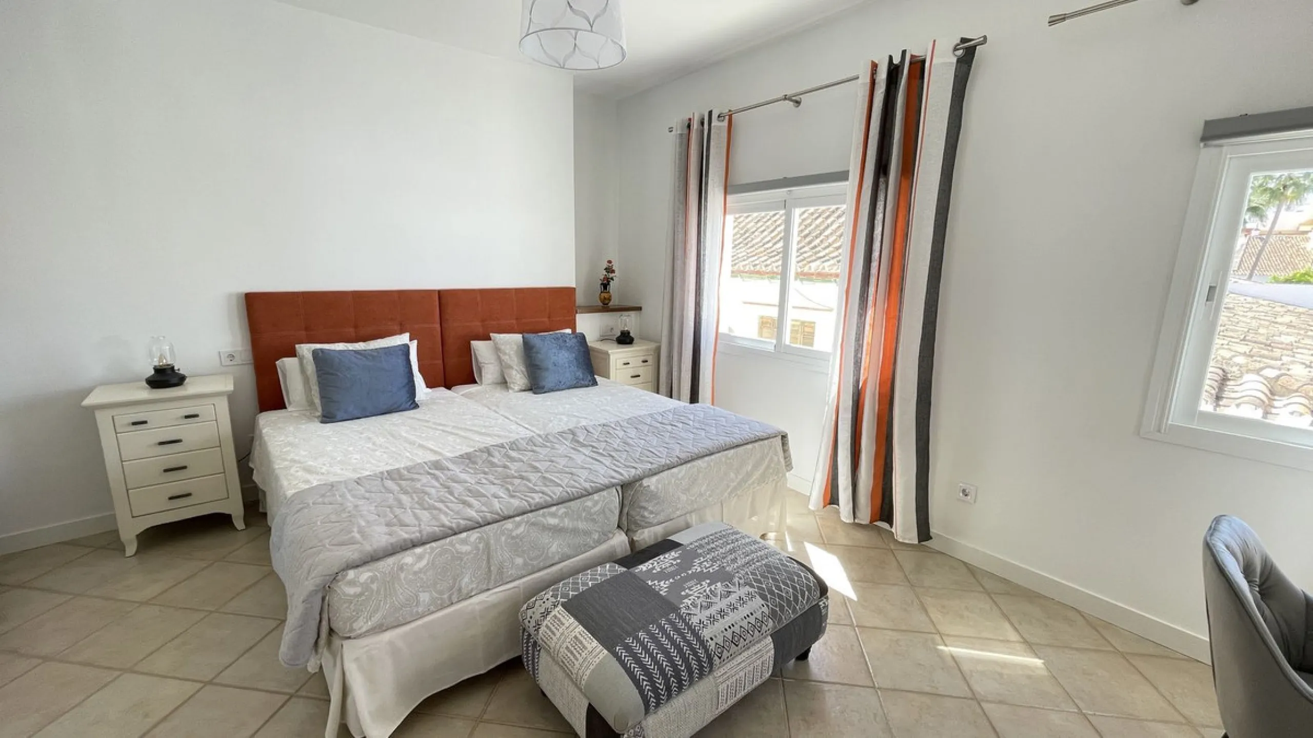 House - Townhouse в продаже в Alhaurín el Grande, Málaga. В доме 5 спален и 3 ванных комнат. Площадь дома 296 м²