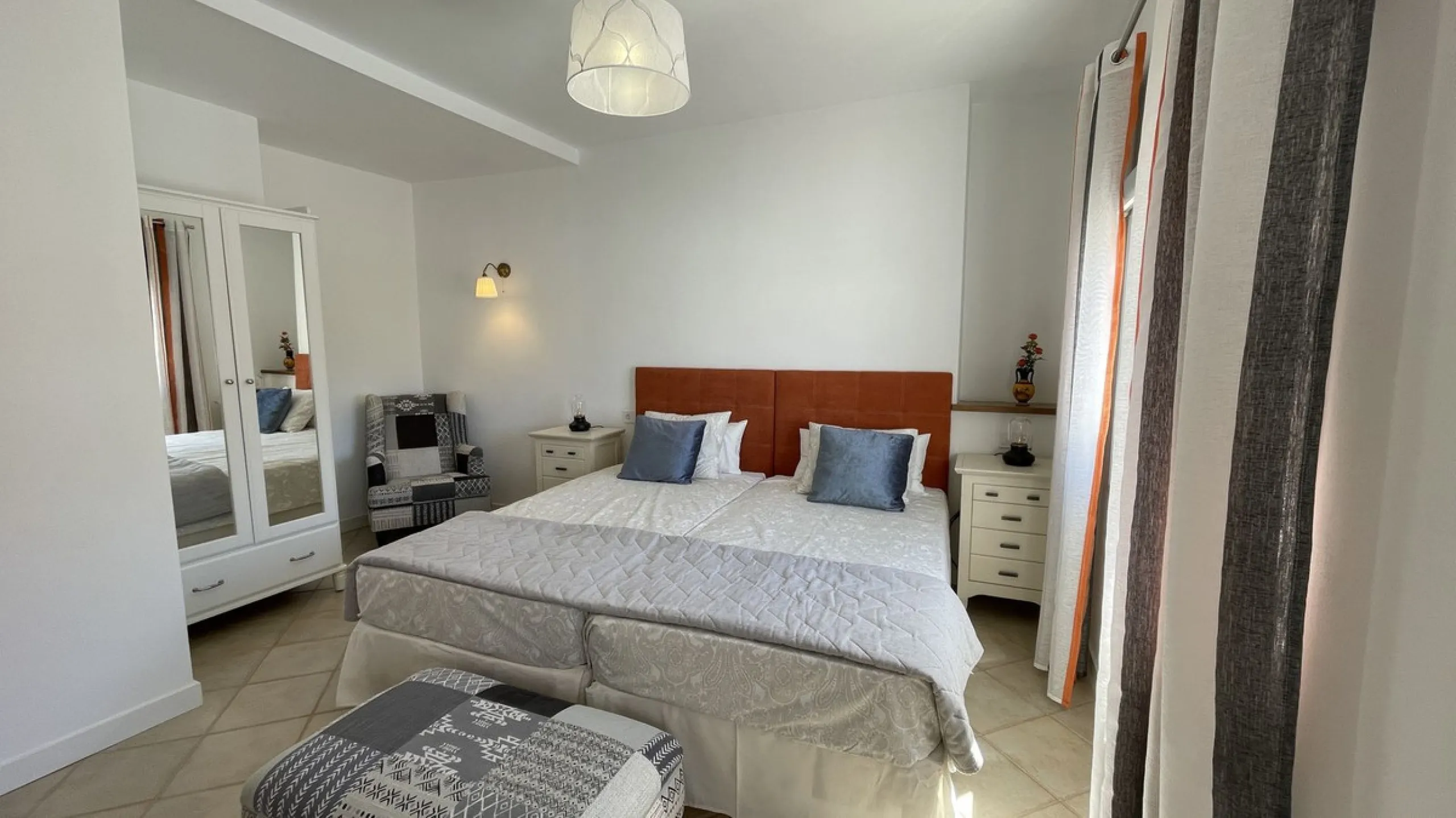 House - Townhouse в продаже в Alhaurín el Grande, Málaga. В доме 5 спален и 3 ванных комнат. Площадь дома 296 м²