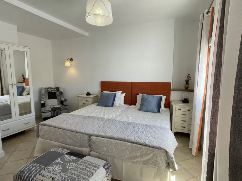 House - Townhouse в продаже в Alhaurín el Grande, Málaga. В доме 5 спален и 3 ванных комнат. Площадь дома 296 м²