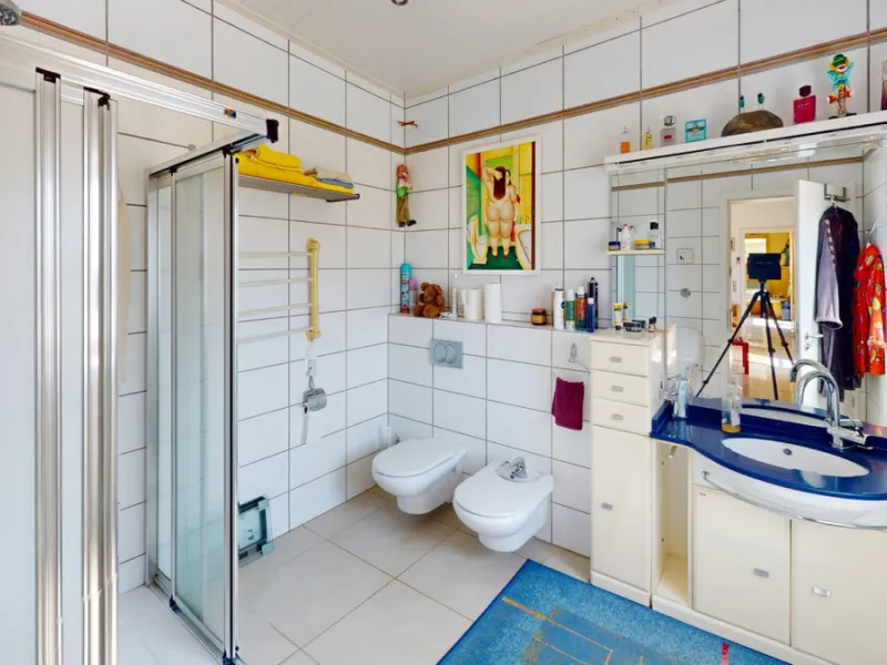 Stunning Villa Below Frigiliana for Sale. This impressive villa, nestled below Frigiliana, offers two separate living units across two floors, each with its own driveway and privacy. The upper unit spans 150 m2 and features a spacious open-plan living and