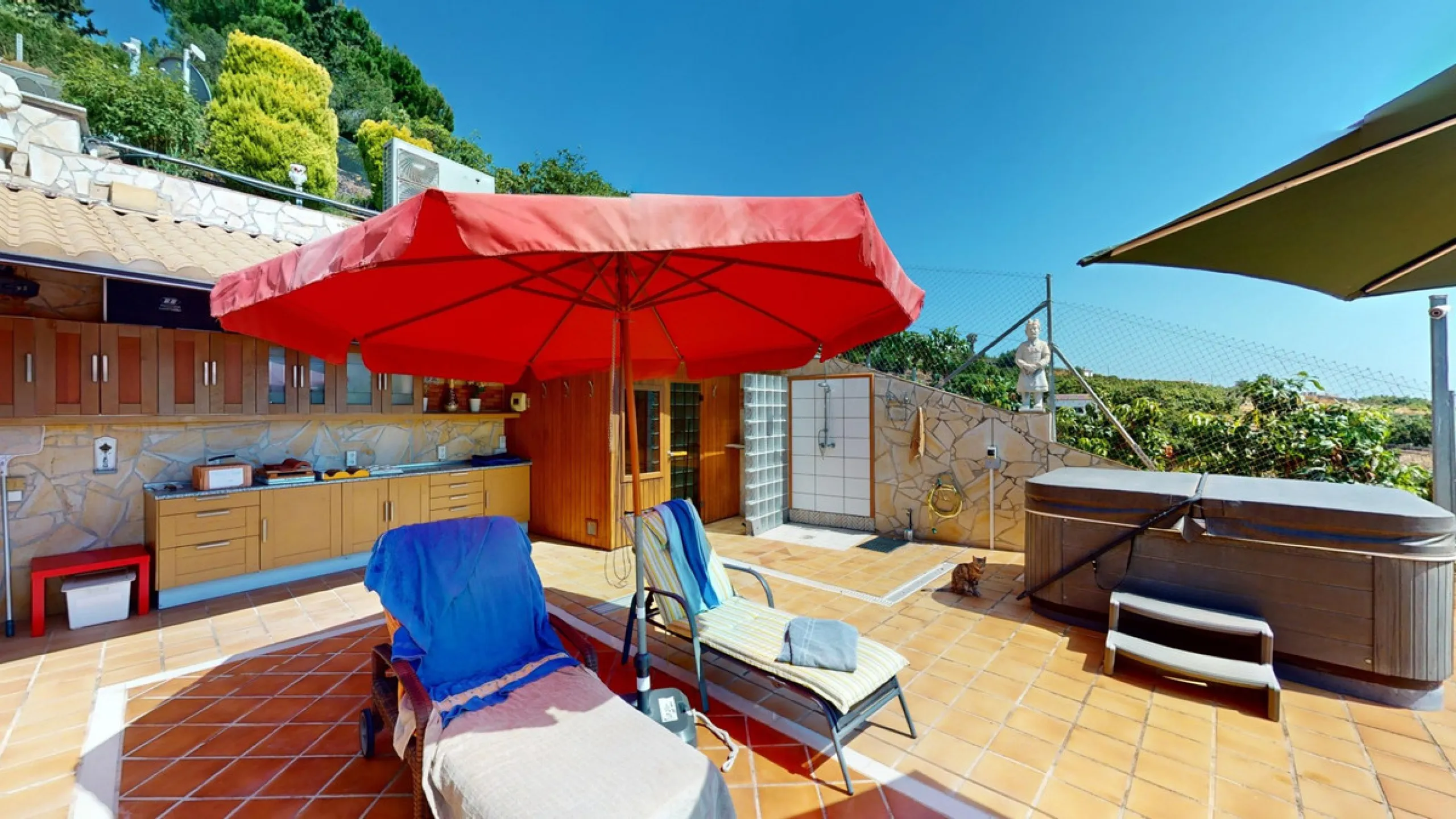 Stunning Villa Below Frigiliana for Sale. This impressive villa, nestled below Frigiliana, offers two separate living units across two floors, each with its own driveway and privacy. The upper unit spans 150 m2 and features a spacious open-plan living and