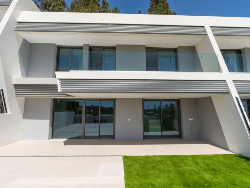 Brand new stunning 3 bedroom house in Eden Resort & Club, phase II, with panoramic sea views from every room and within walking distance of the beach. This luxury property is distributed over 3 levels featuring 3 spacious bedrooms with spectacular sea and