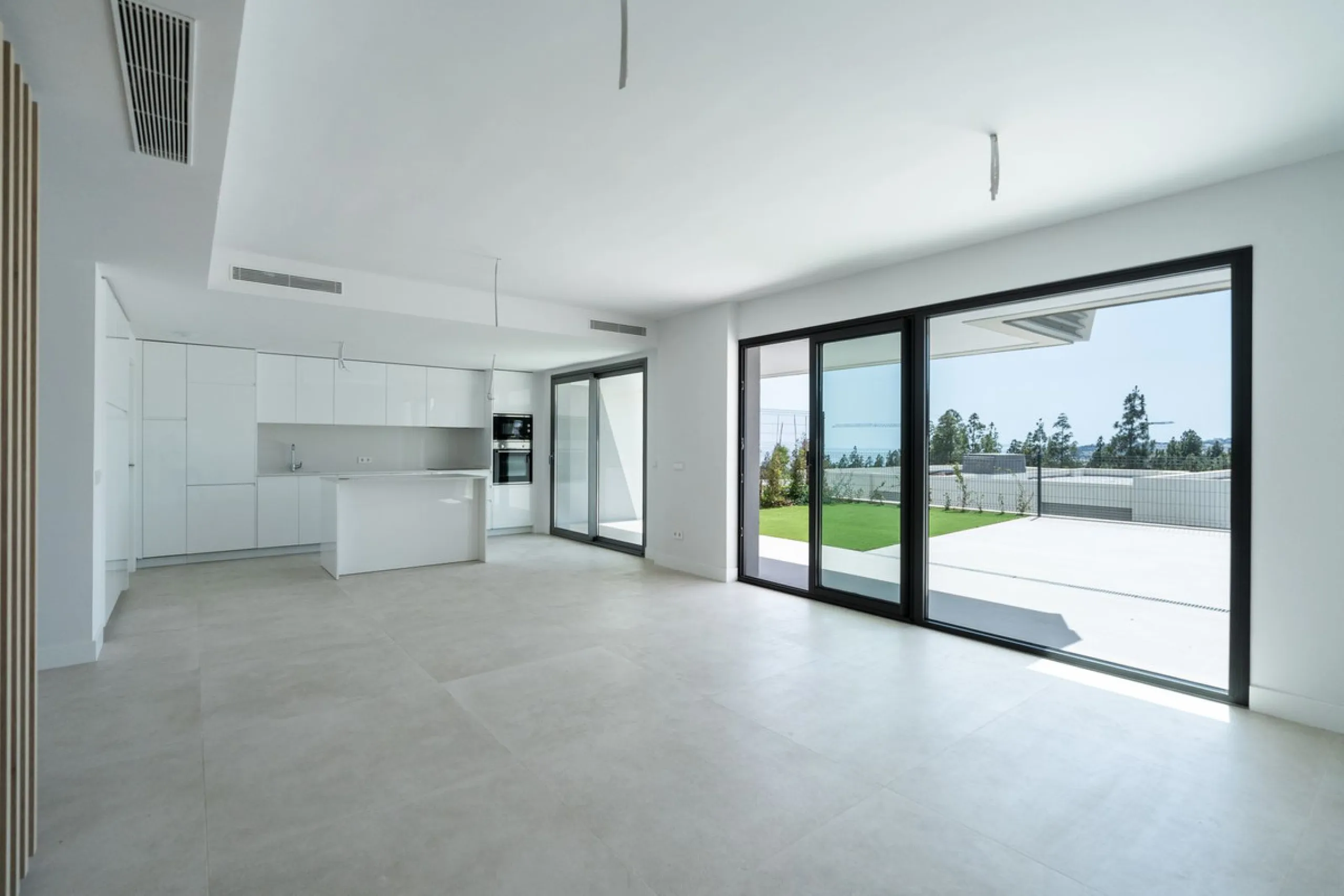 Brand new stunning 3 bedroom house in Eden Resort & Club, phase II, with panoramic sea views from every room and within walking distance of the beach. This luxury property is distributed over 3 levels featuring 3 spacious bedrooms with spectacular sea and