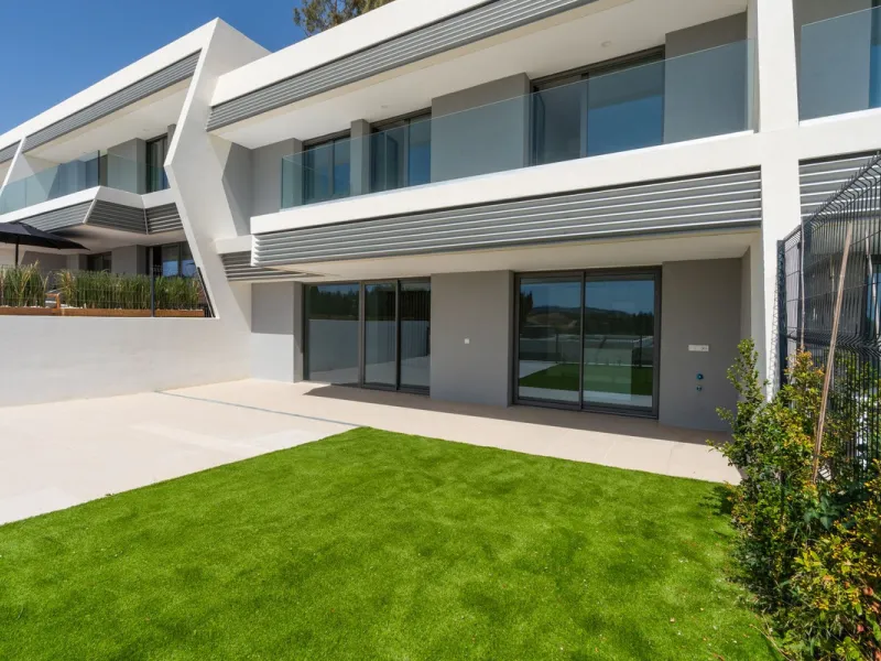 Brand new stunning 3 bedroom house in Eden Resort & Club, phase II, with panoramic sea views from every room and within walking distance of the beach. This luxury property is distributed over 3 levels featuring 3 spacious bedrooms with spectacular sea and
