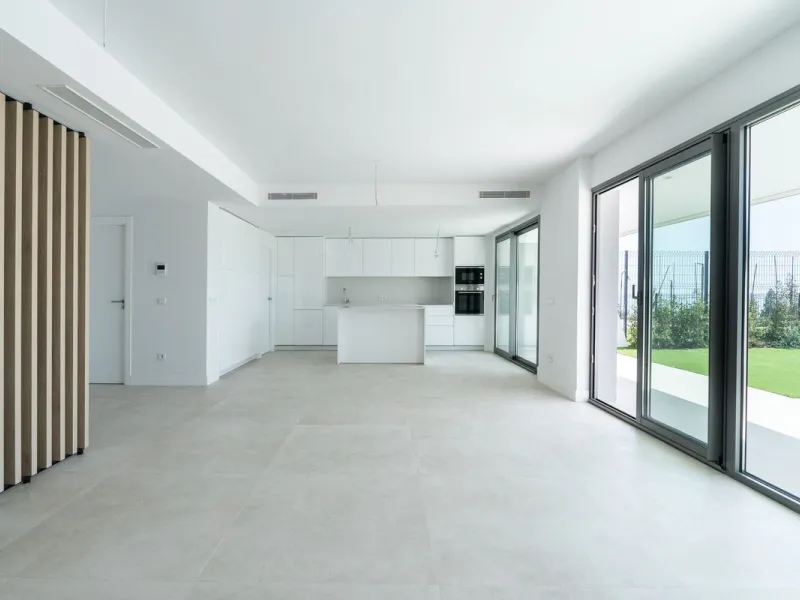 Brand new stunning 3 bedroom house in Eden Resort & Club, phase II, with panoramic sea views from every room and within walking distance of the beach. This luxury property is distributed over 3 levels featuring 3 spacious bedrooms with spectacular sea and