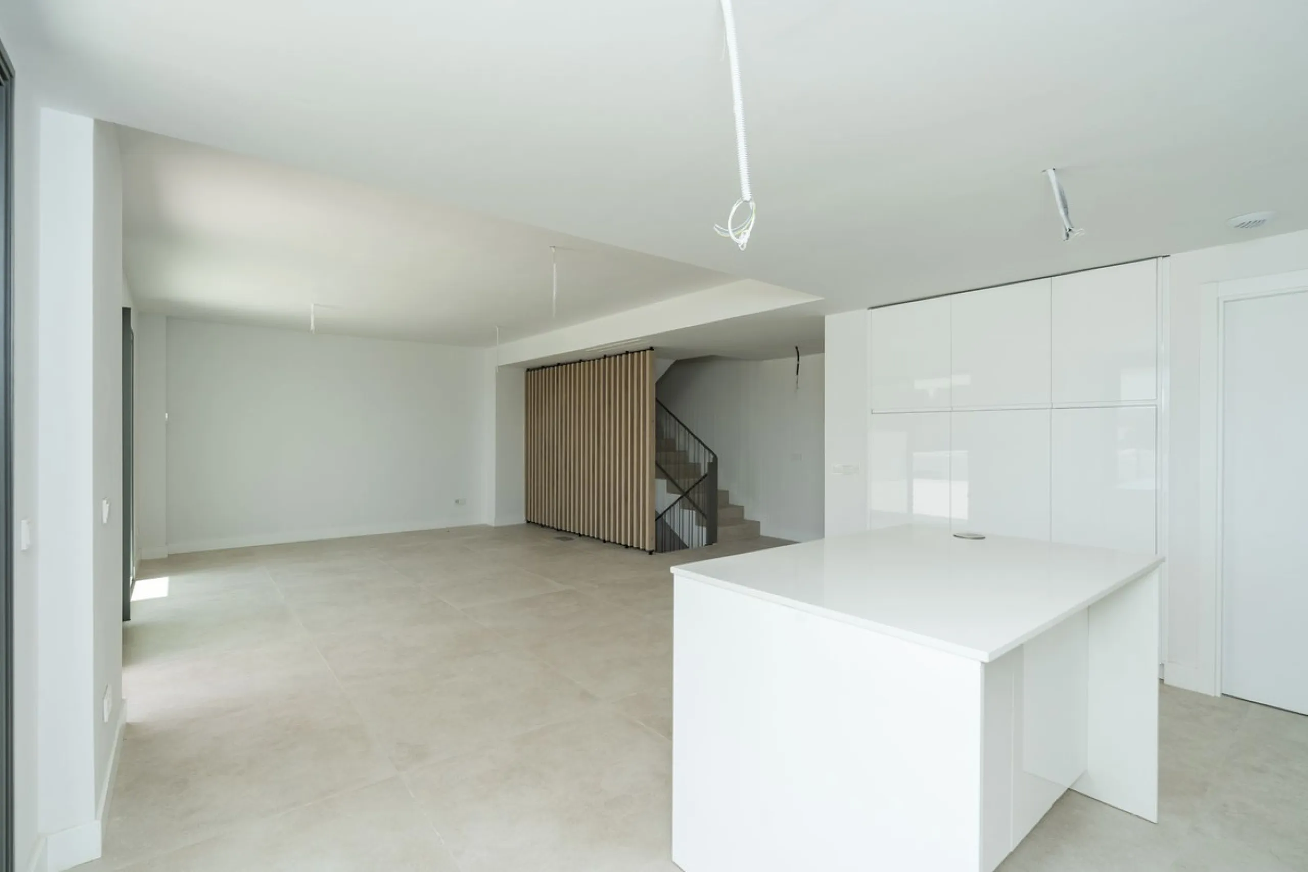 Brand new stunning 3 bedroom house in Eden Resort & Club, phase II, with panoramic sea views from every room and within walking distance of the beach. This luxury property is distributed over 3 levels featuring 3 spacious bedrooms with spectacular sea and