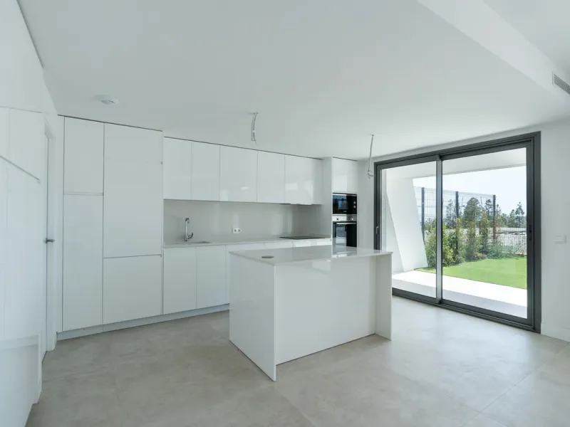 Brand new stunning 3 bedroom house in Eden Resort & Club, phase II, with panoramic sea views from every room and within walking distance of the beach. This luxury property is distributed over 3 levels featuring 3 spacious bedrooms with spectacular sea and