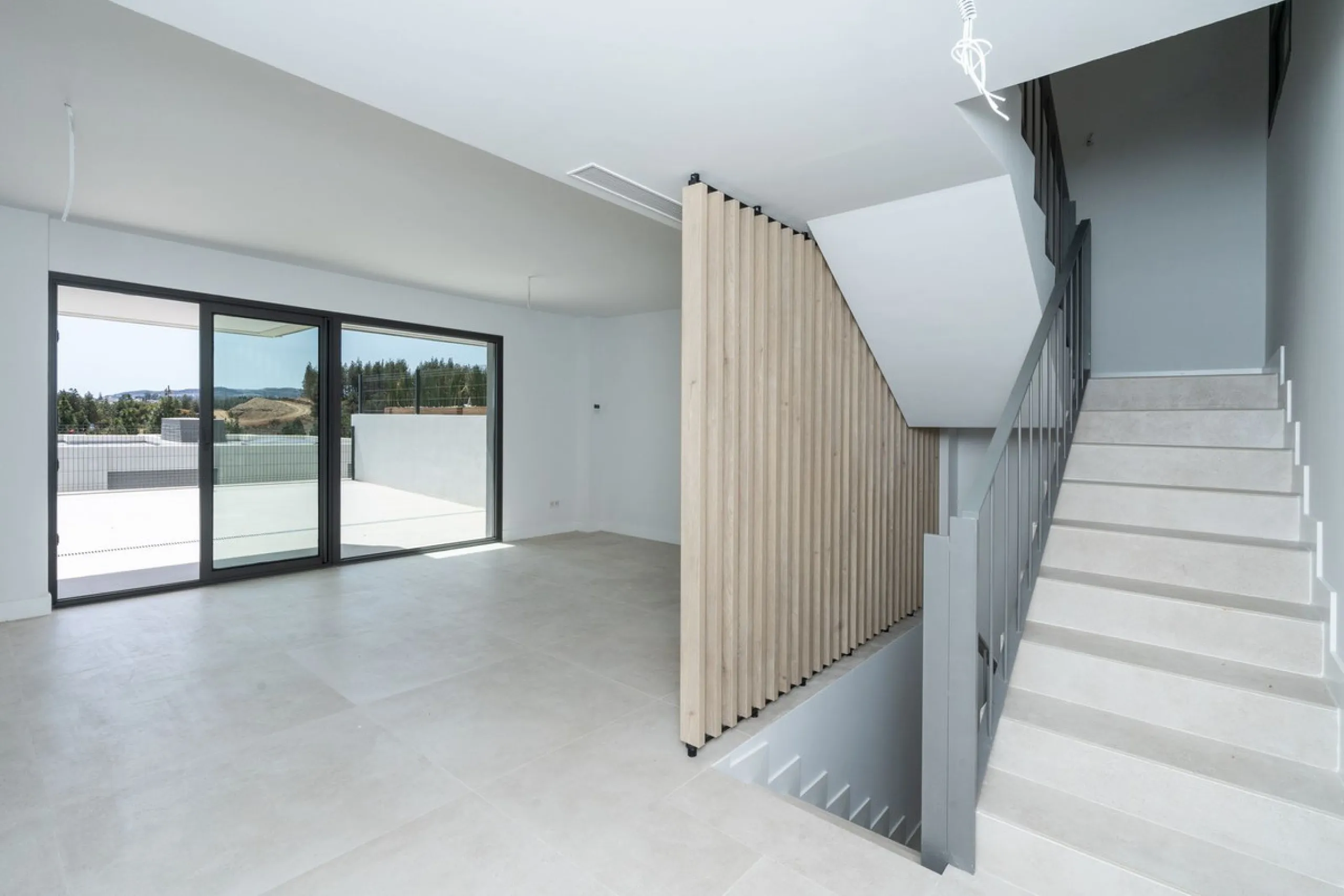 Brand new stunning 3 bedroom house in Eden Resort & Club, phase II, with panoramic sea views from every room and within walking distance of the beach. This luxury property is distributed over 3 levels featuring 3 spacious bedrooms with spectacular sea and