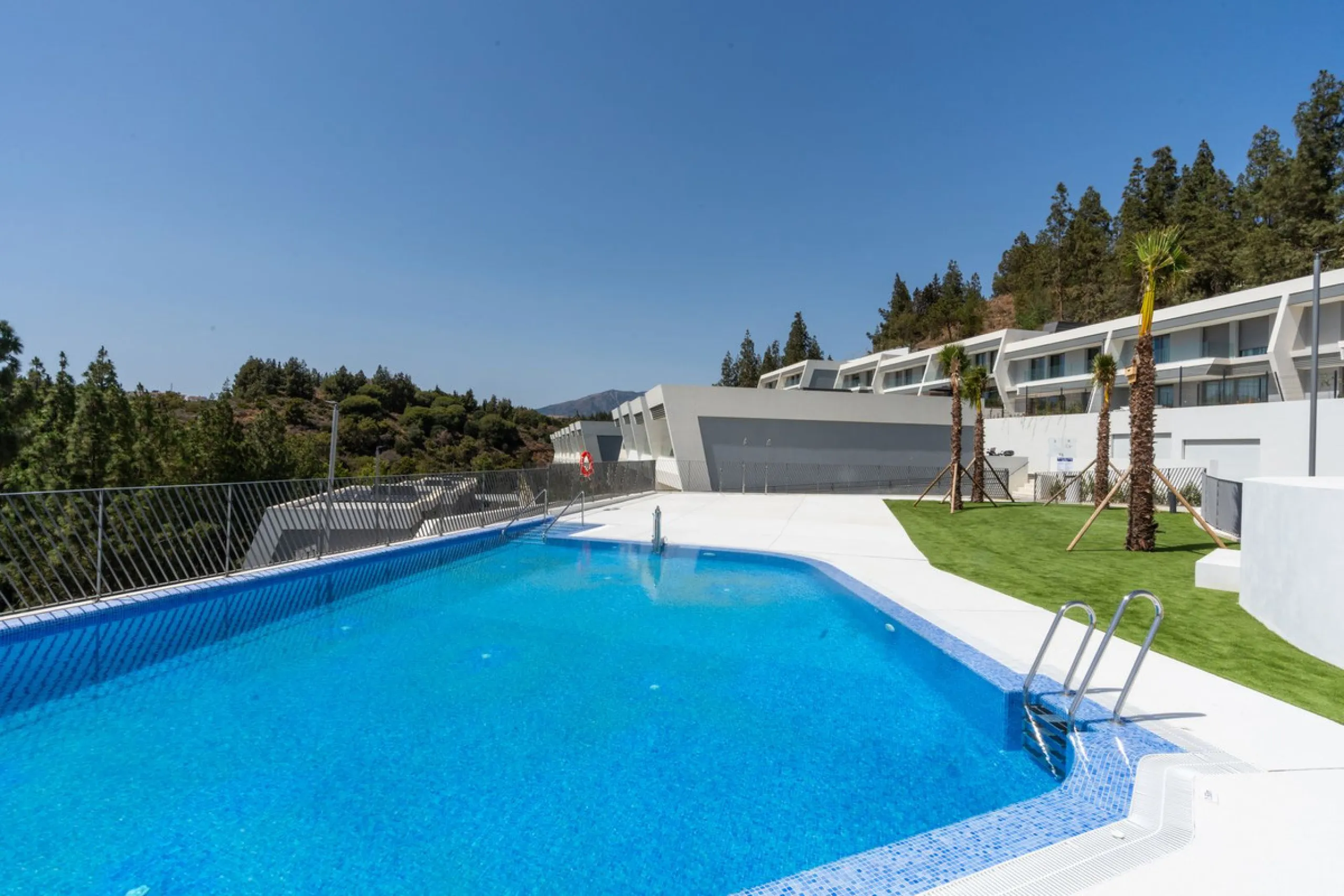 Brand new stunning 3 bedroom house in Eden Resort & Club, phase II, with panoramic sea views from every room and within walking distance of the beach. This luxury property is distributed over 3 levels featuring 3 spacious bedrooms with spectacular sea and