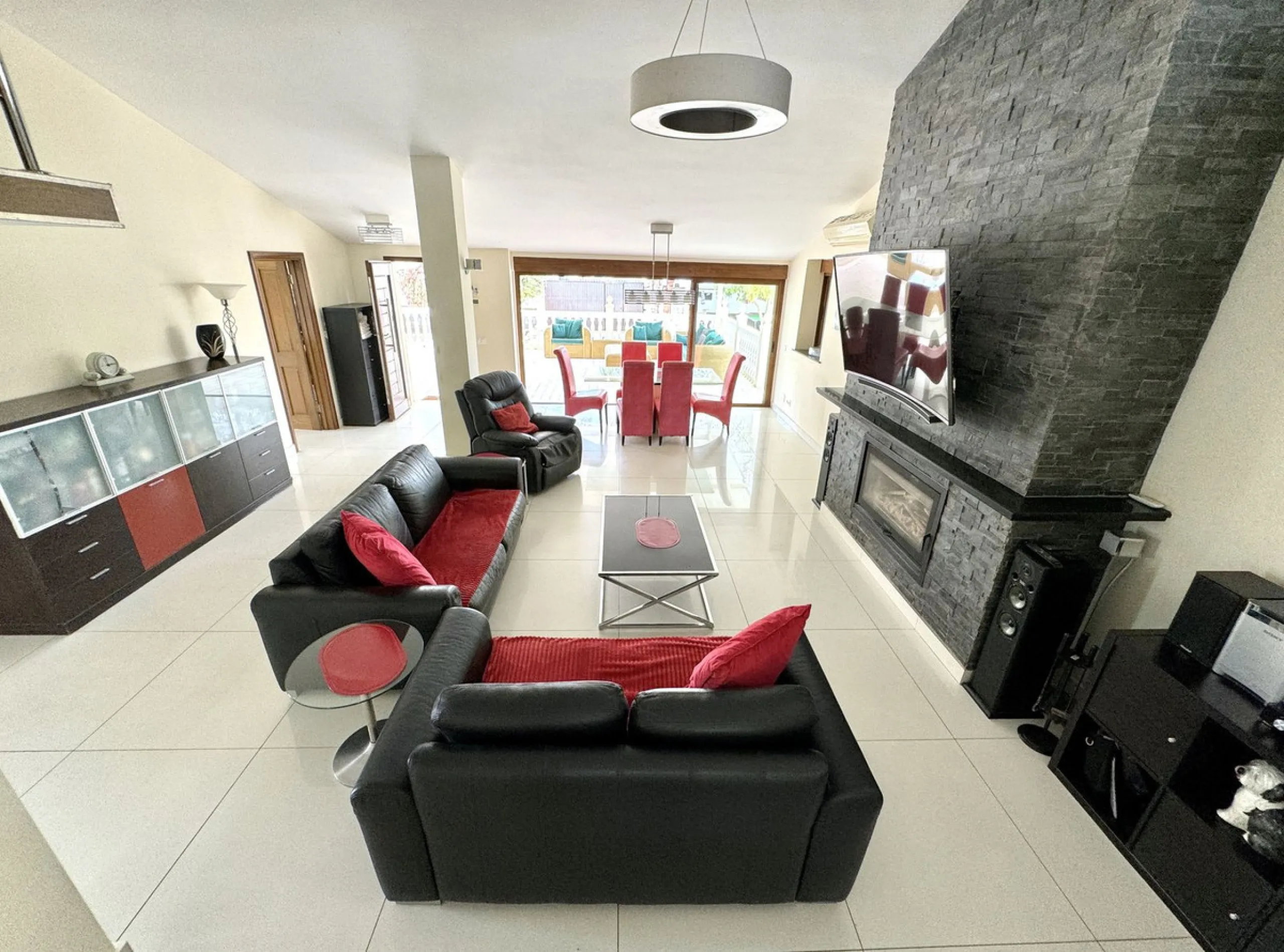 Beautiful HOME & Successful BUSINESS for sale in Mijas, Costa del Sol. 3-4 bed Finca + 1 bed Static Home + 550 m2 Storage Warehouses + 23 Kennels + 15 pen Cattery & Storage area for 50+ vehicles, on a large 5839 m2 plot.
