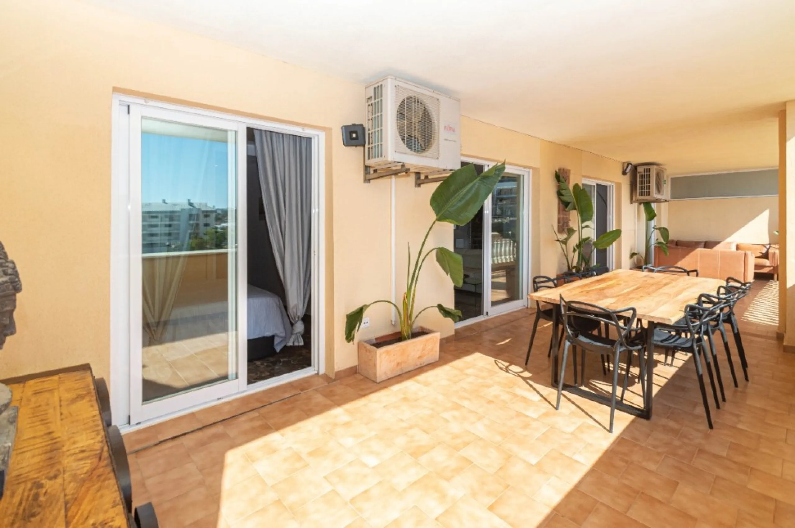 Unique on the market with Tourist License!