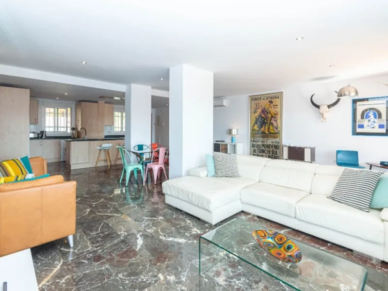 Unique on the market with Tourist License!