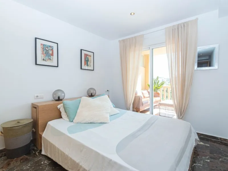 Unique on the market with Tourist License!