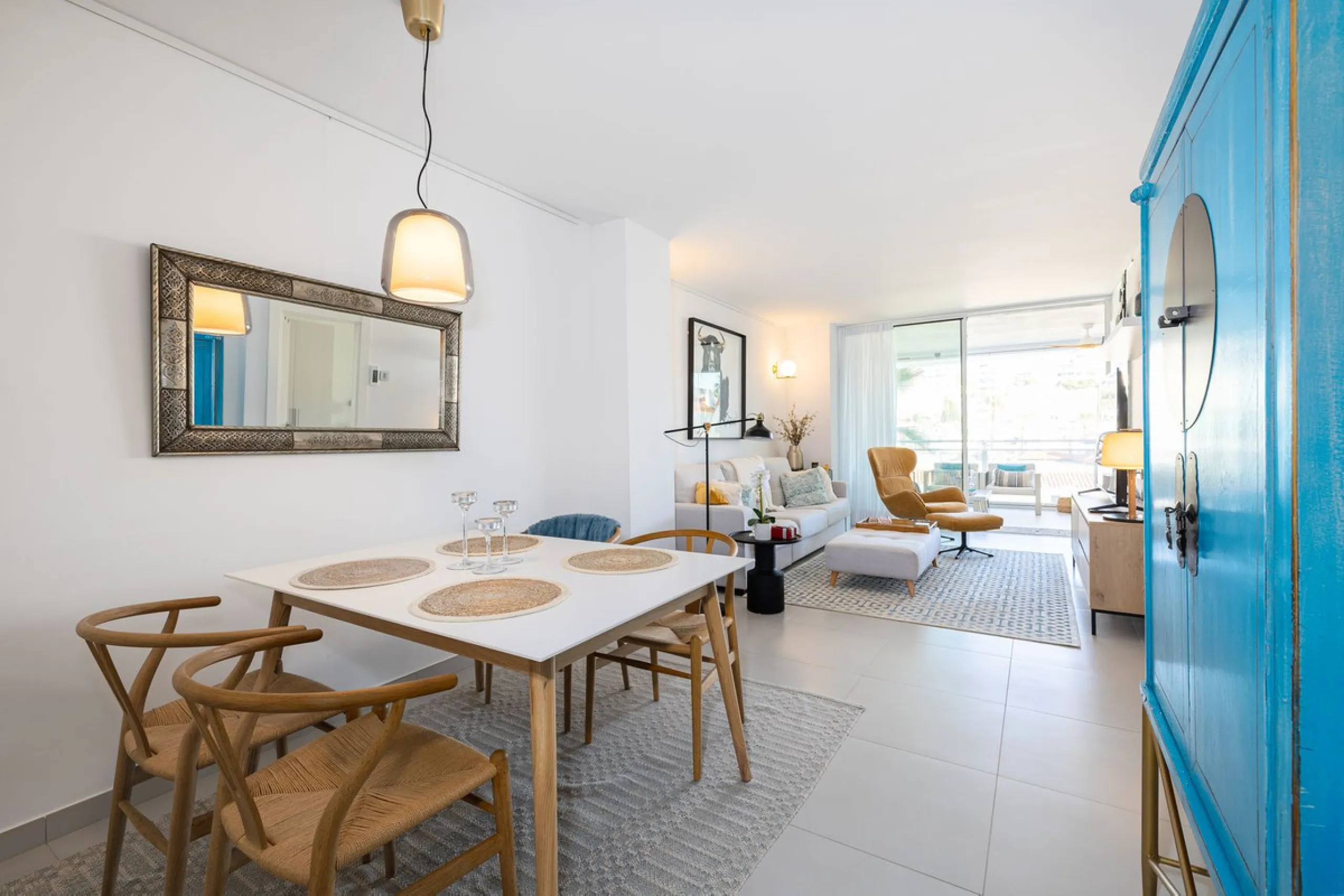 Amazing two bedroom elevated ground floor apartment with private garden only 400m away from the sea and next to all amenities.