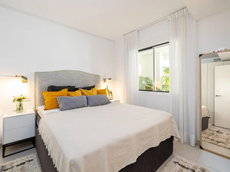 Amazing two bedroom elevated ground floor apartment with private garden only 400m away from the sea and next to all amenities.