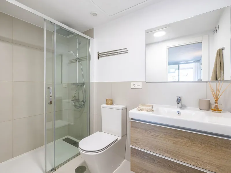Amazing two bedroom elevated ground floor apartment with private garden only 400m away from the sea and next to all amenities.