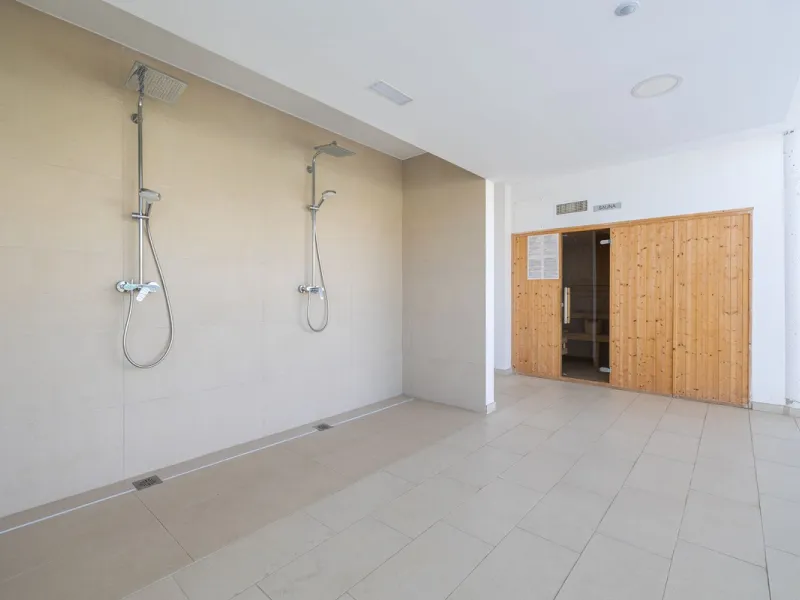 Amazing two bedroom elevated ground floor apartment with private garden only 400m away from the sea and next to all amenities.