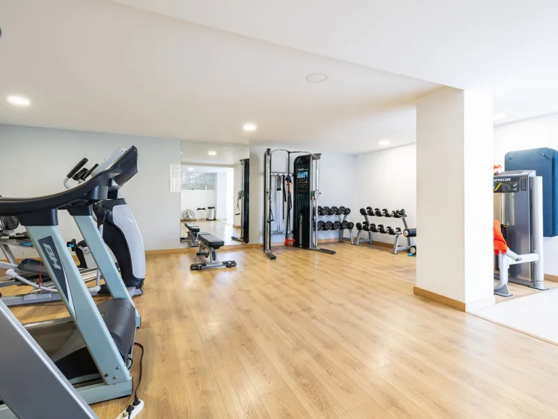 Amazing two bedroom elevated ground floor apartment with private garden only 400m away from the sea and next to all amenities.