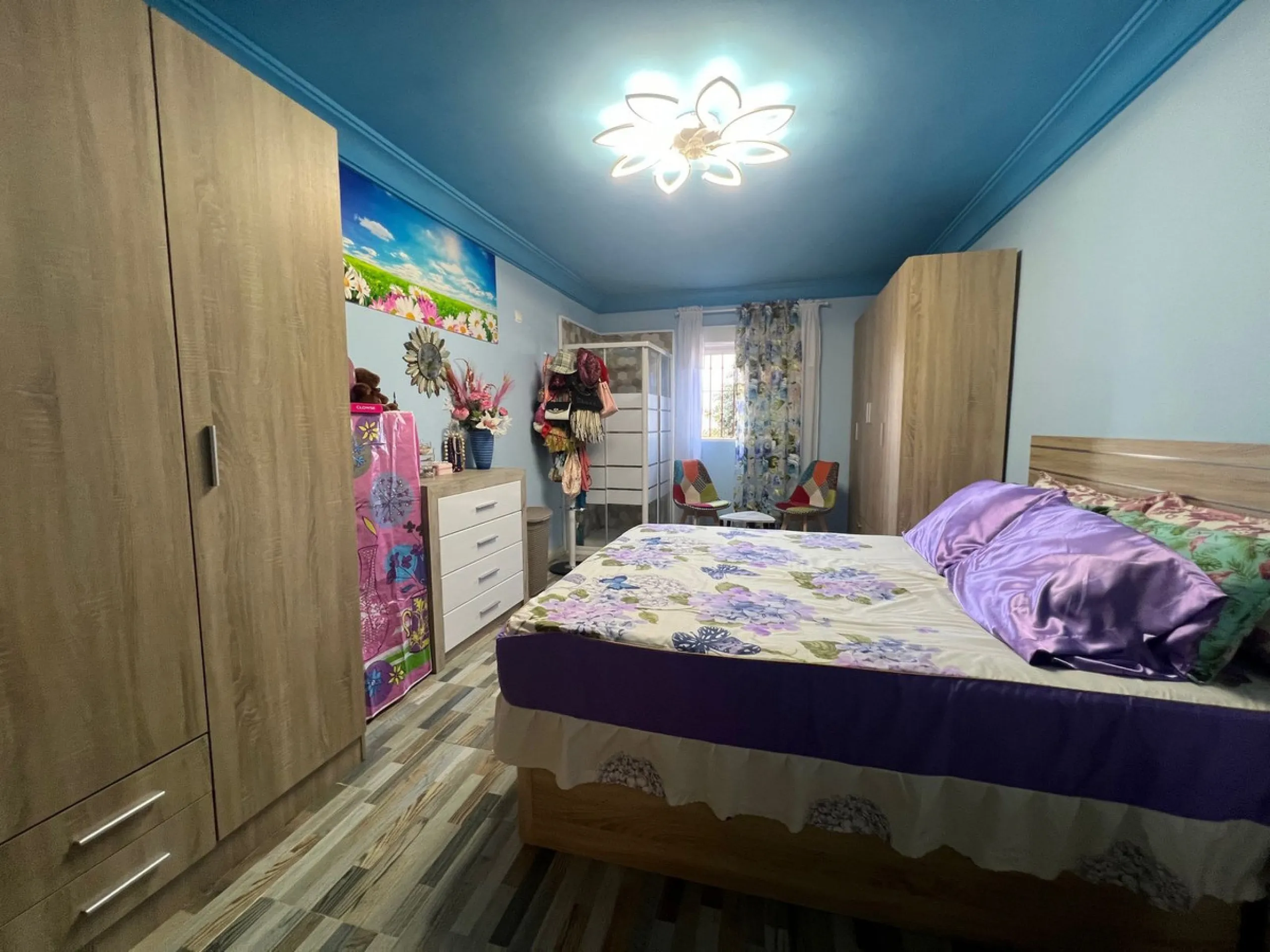 House - Townhouse в продаже в Estepona, Málaga. В доме 4 спален и 4 ванных комнат. Площадь дома 300 м²