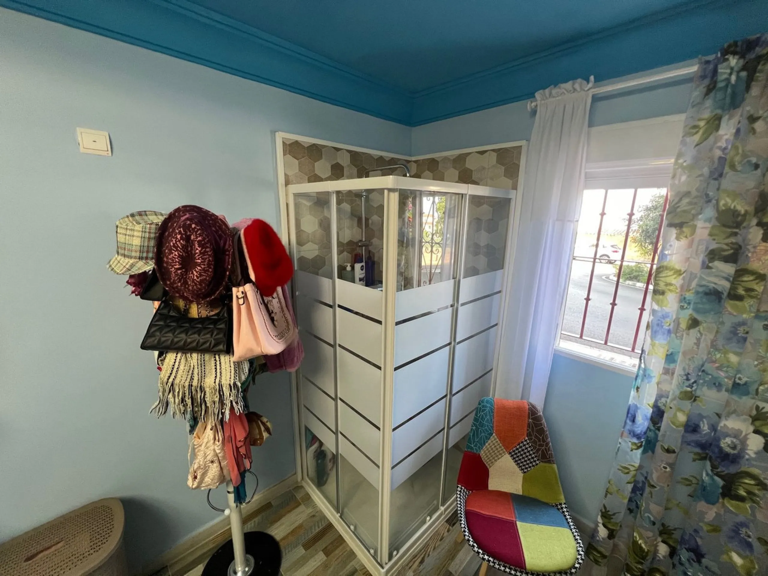 House - Townhouse в продаже в Estepona, Málaga. В доме 4 спален и 4 ванных комнат. Площадь дома 300 м²