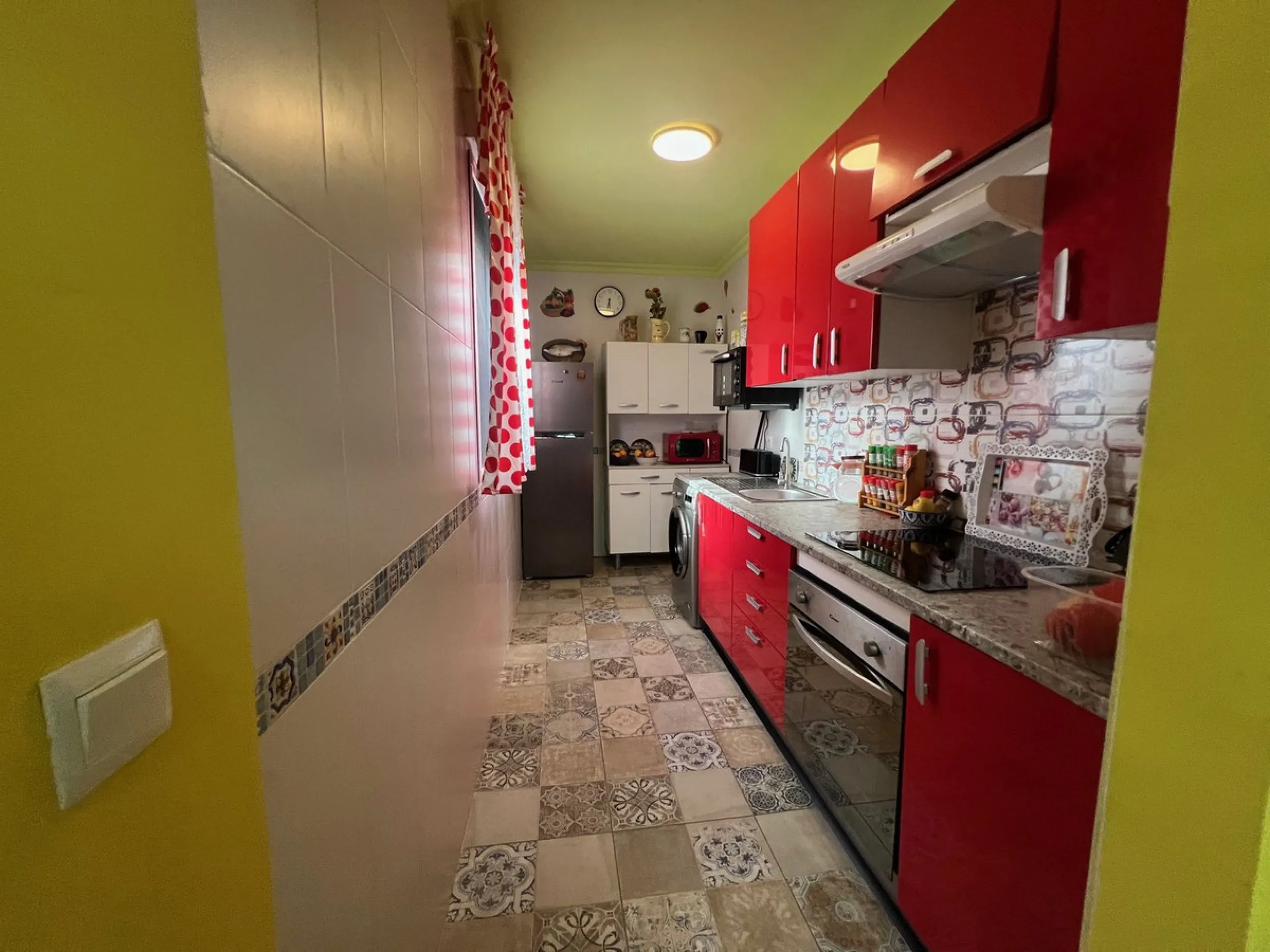 House - Townhouse в продаже в Estepona, Málaga. В доме 4 спален и 4 ванных комнат. Площадь дома 300 м²