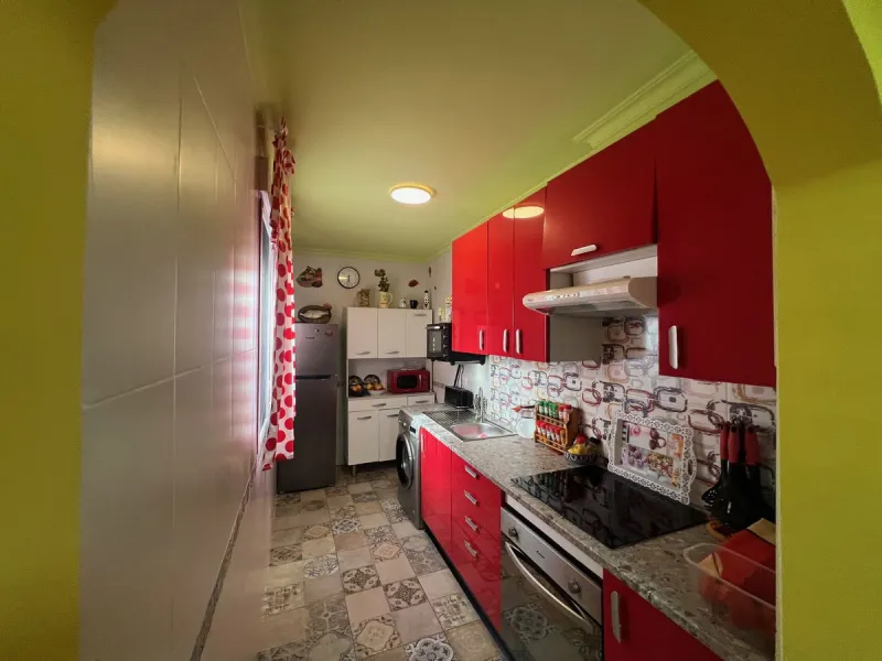 House - Townhouse в продаже в Estepona, Málaga. В доме 4 спален и 4 ванных комнат. Площадь дома 300 м²