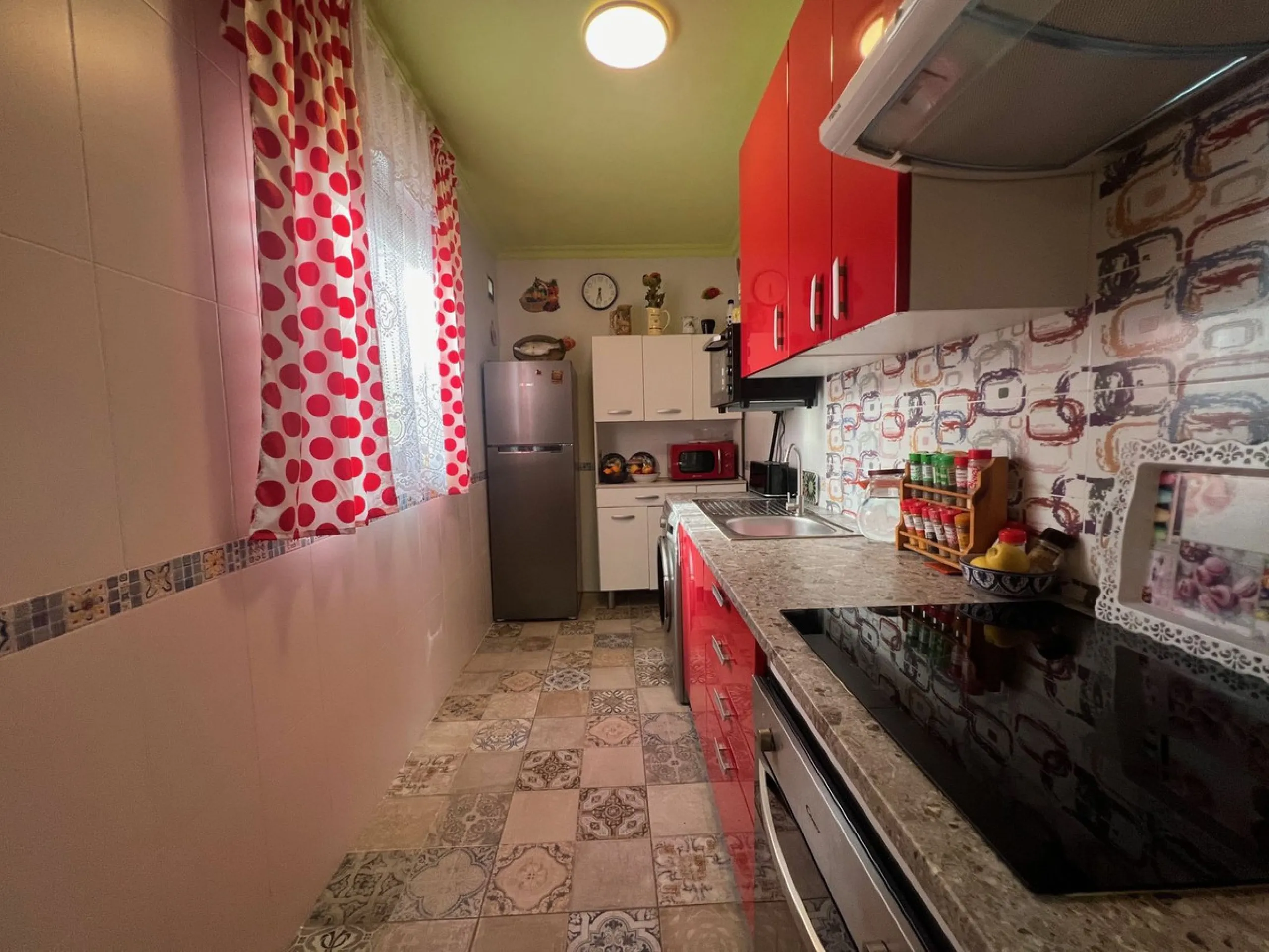 House - Townhouse в продаже в Estepona, Málaga. В доме 4 спален и 4 ванных комнат. Площадь дома 300 м²