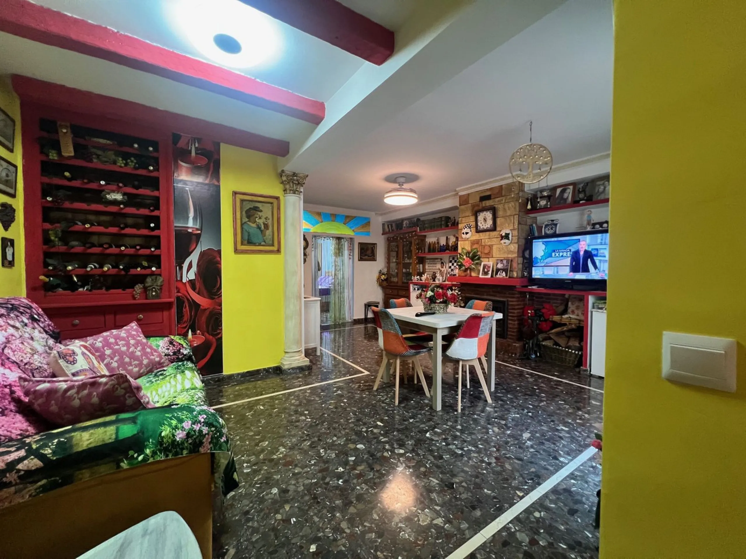House - Townhouse в продаже в Estepona, Málaga. В доме 4 спален и 4 ванных комнат. Площадь дома 300 м²
