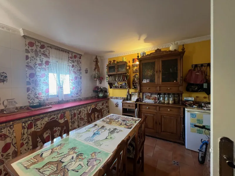 House - Townhouse в продаже в Estepona, Málaga. В доме 4 спален и 4 ванных комнат. Площадь дома 300 м²