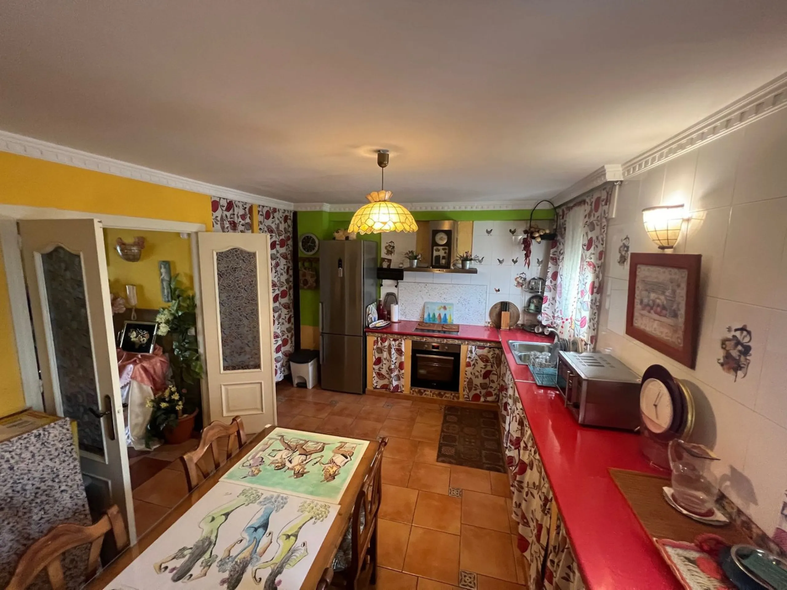 House - Townhouse в продаже в Estepona, Málaga. В доме 4 спален и 4 ванных комнат. Площадь дома 300 м²