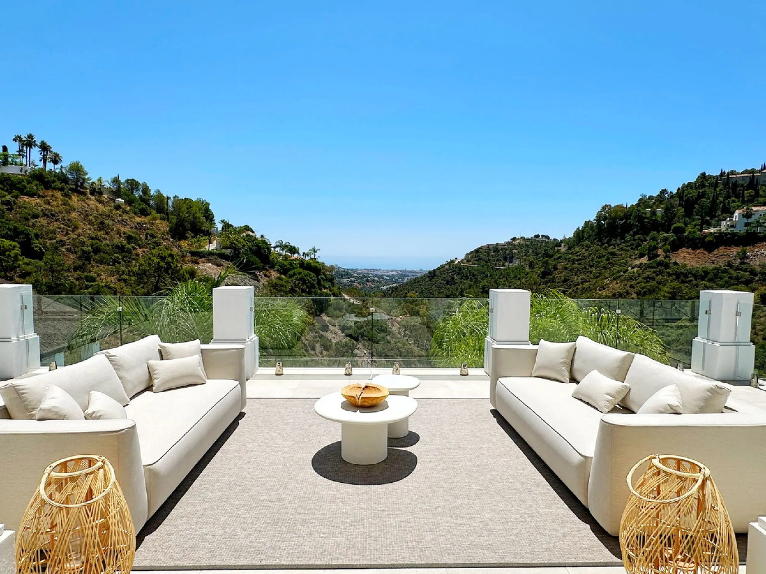 Stunning Villa in the Heart of El Madroñal with Breathtaking Views