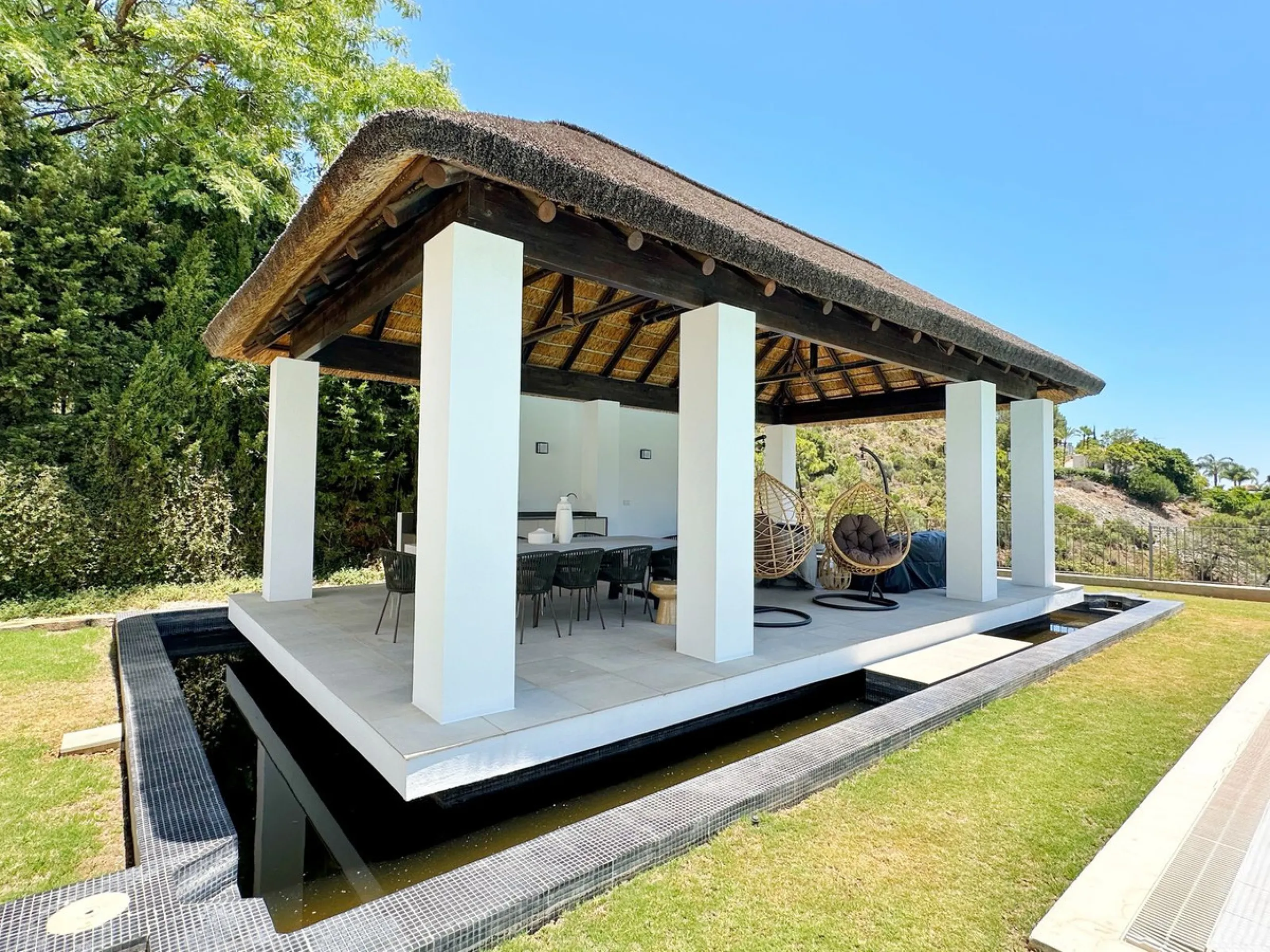 Stunning Villa in the Heart of El Madroñal with Breathtaking Views