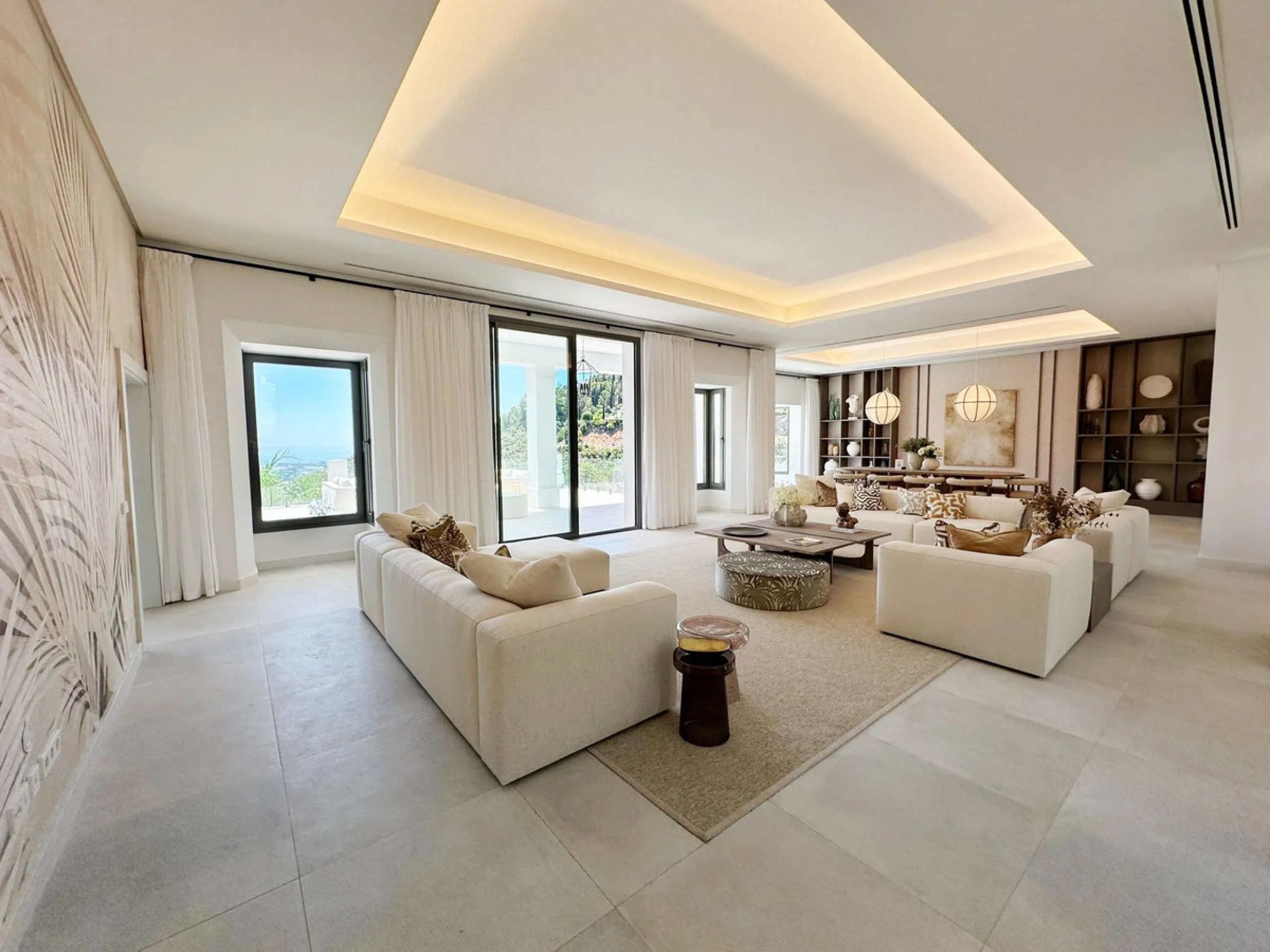 Stunning Villa in the Heart of El Madroñal with Breathtaking Views