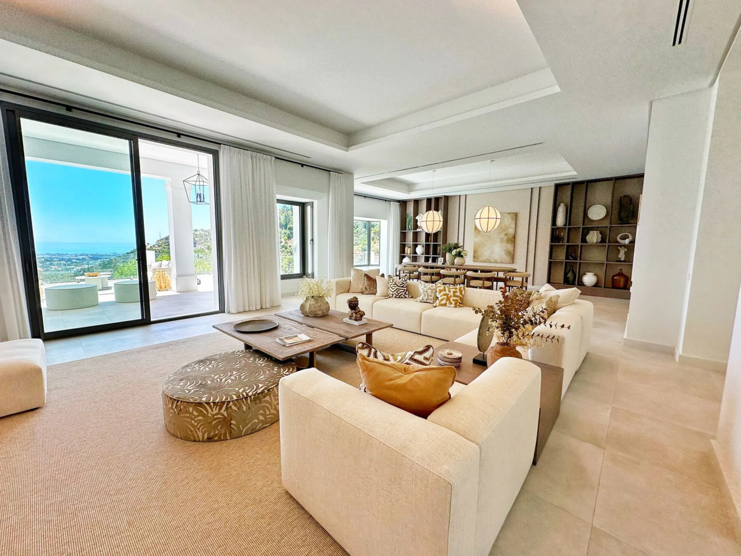 Stunning Villa in the Heart of El Madroñal with Breathtaking Views