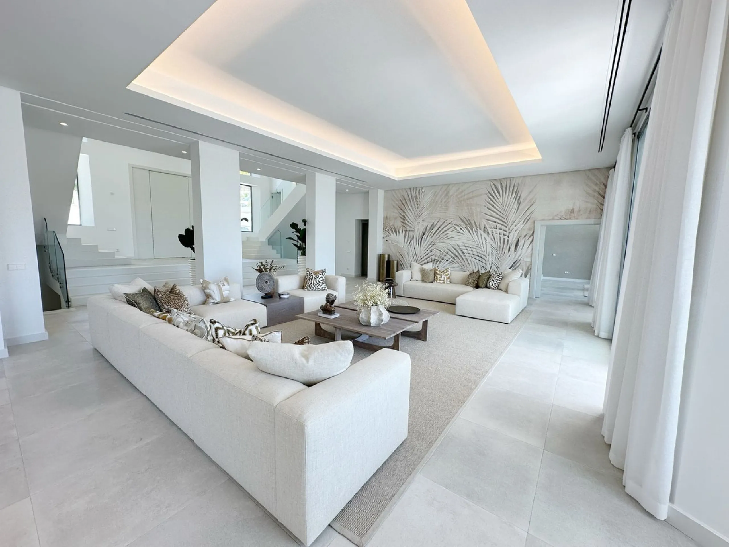 Stunning Villa in the Heart of El Madroñal with Breathtaking Views
