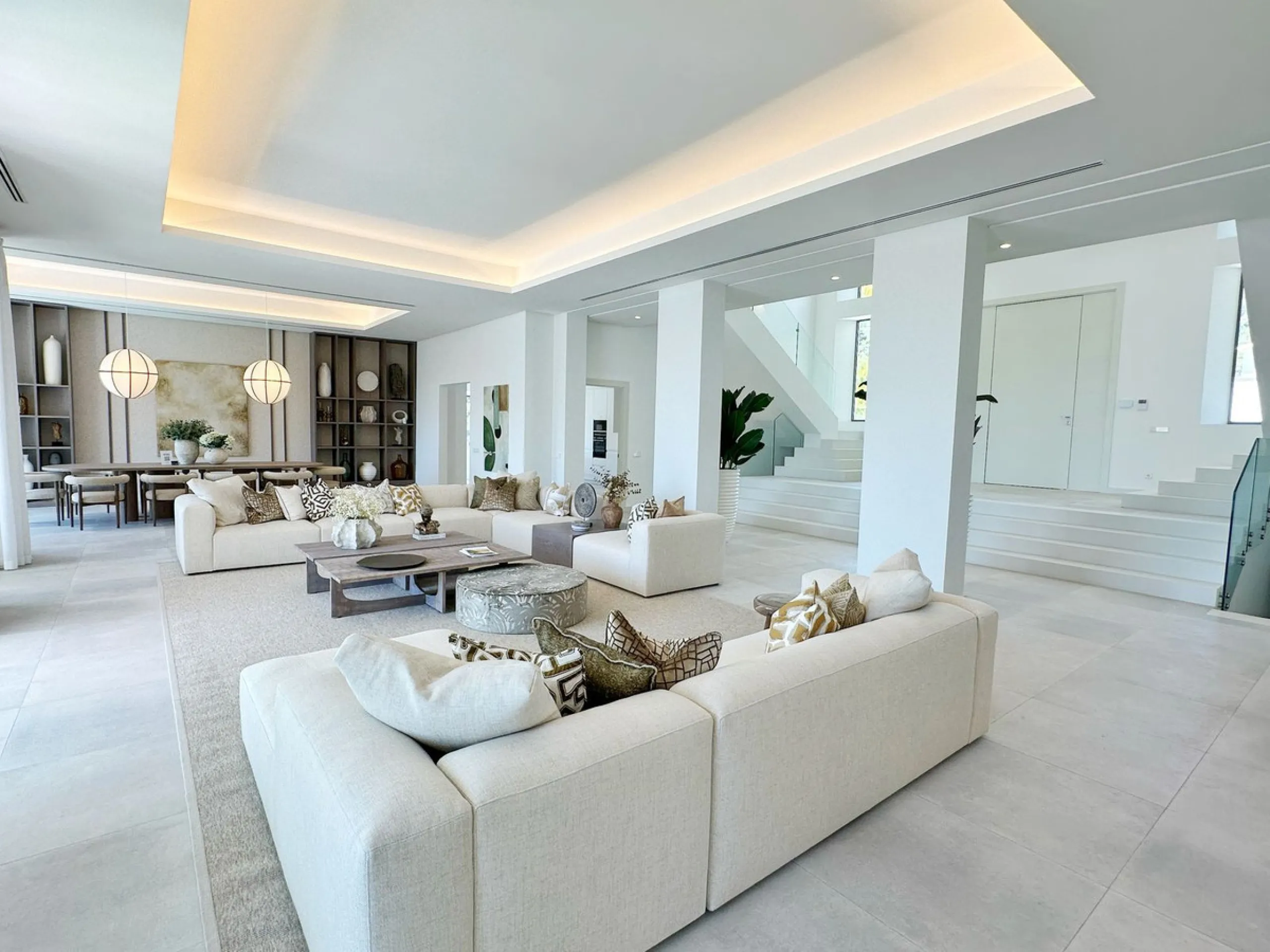 Stunning Villa in the Heart of El Madroñal with Breathtaking Views