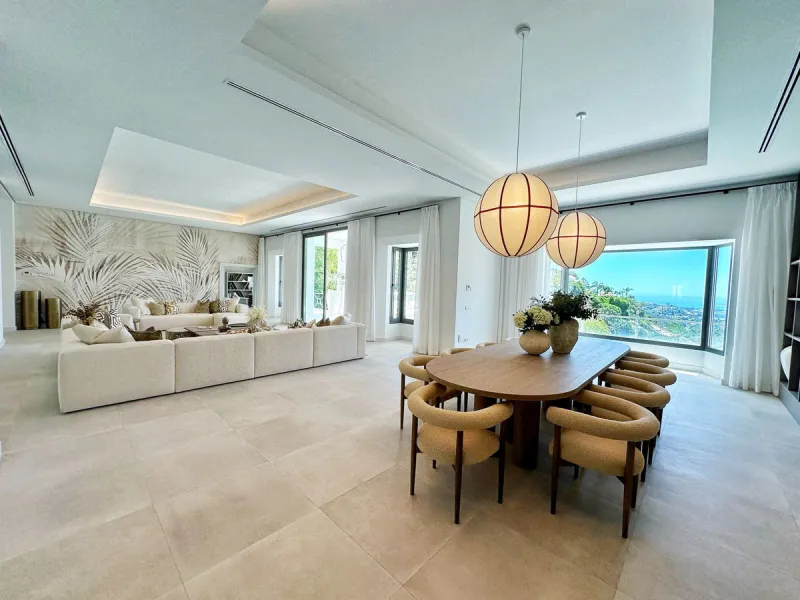 Stunning Villa in the Heart of El Madroñal with Breathtaking Views