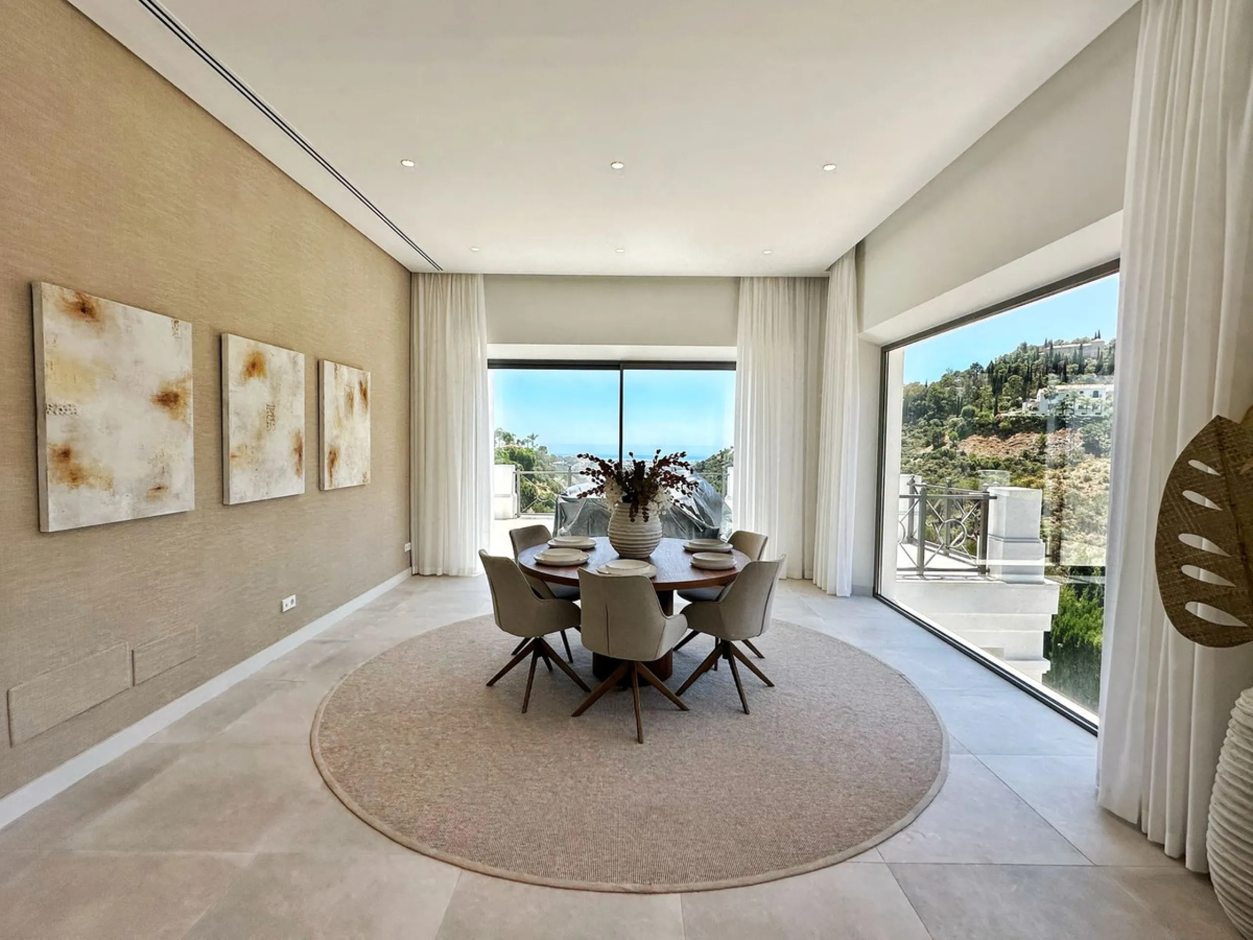 Stunning Villa in the Heart of El Madroñal with Breathtaking Views