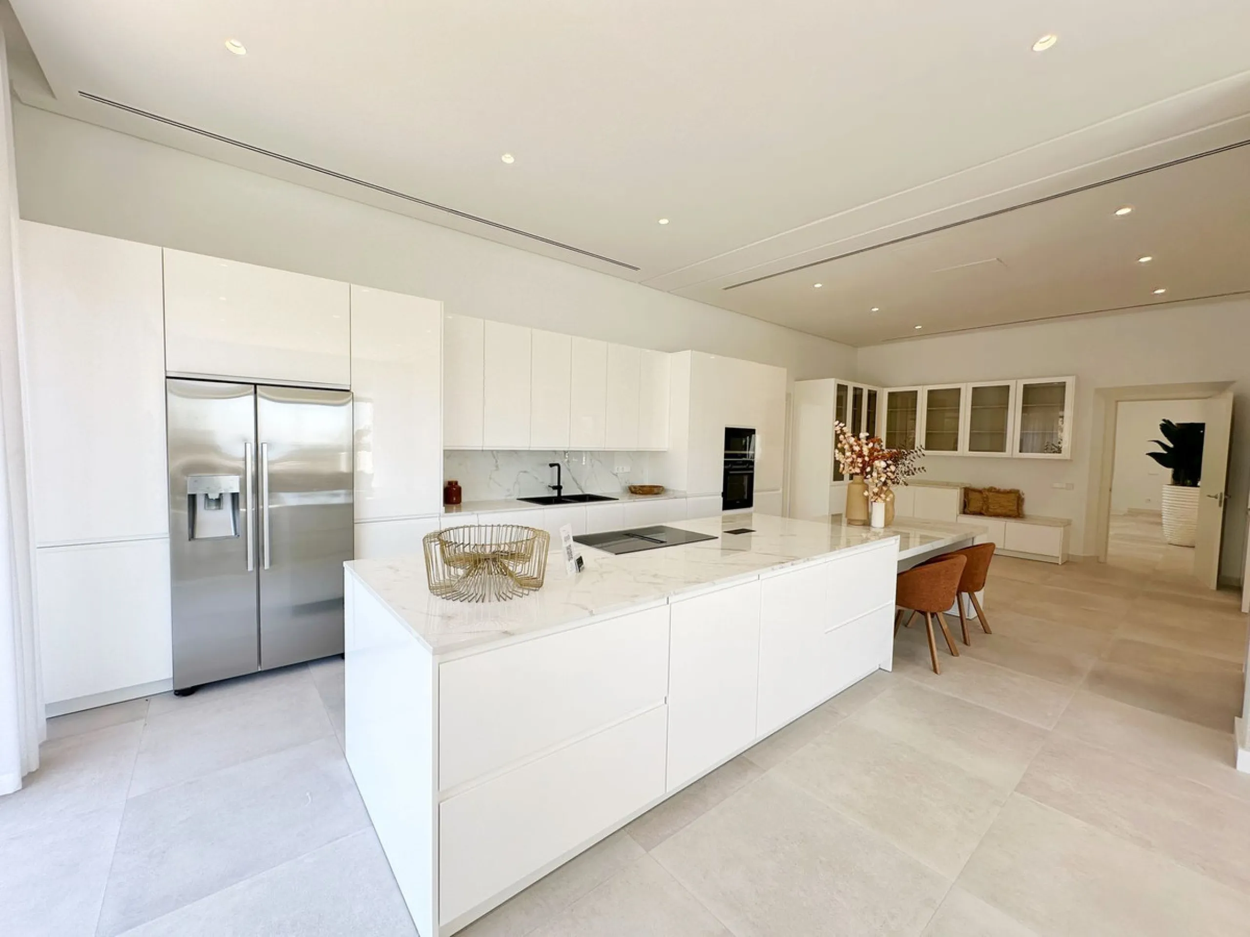Stunning Villa in the Heart of El Madroñal with Breathtaking Views