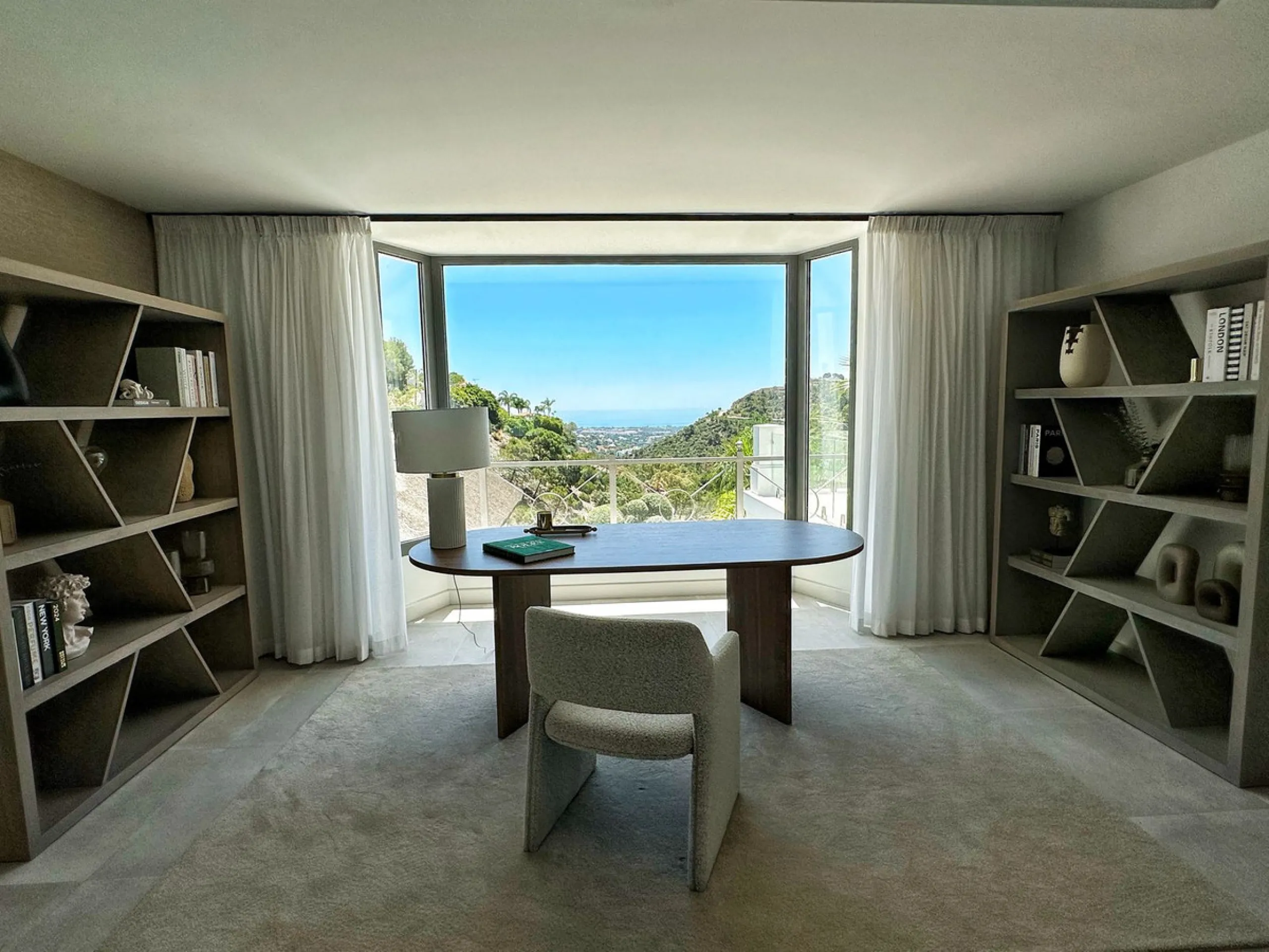 Stunning Villa in the Heart of El Madroñal with Breathtaking Views