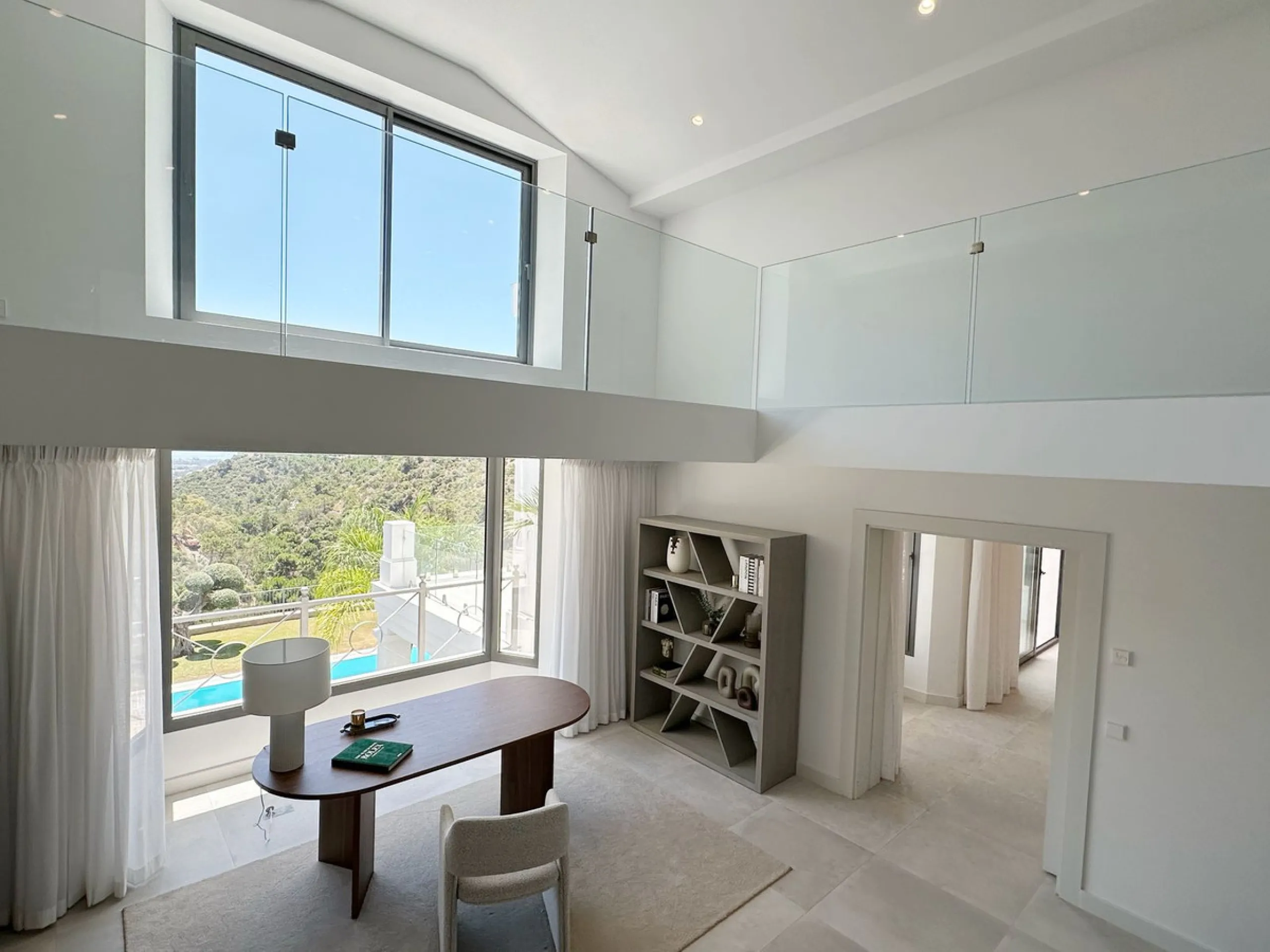 Stunning Villa in the Heart of El Madroñal with Breathtaking Views