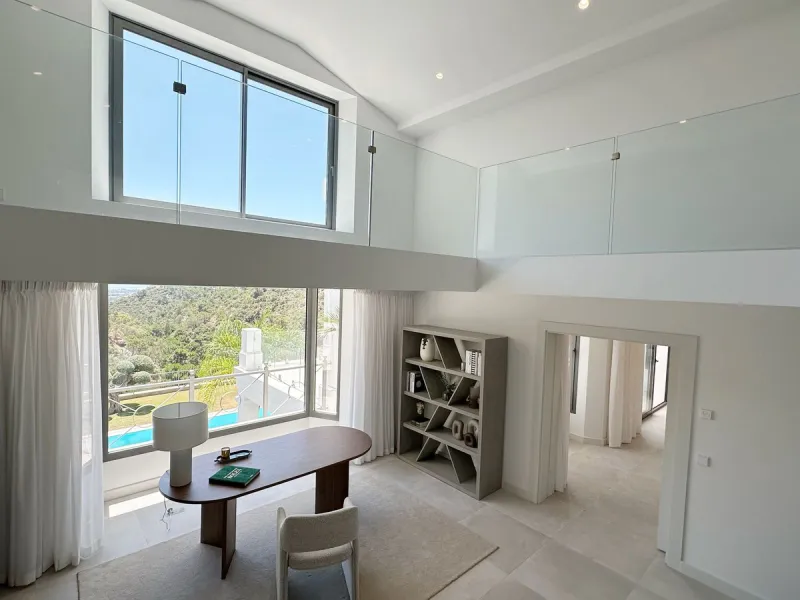 Stunning Villa in the Heart of El Madroñal with Breathtaking Views