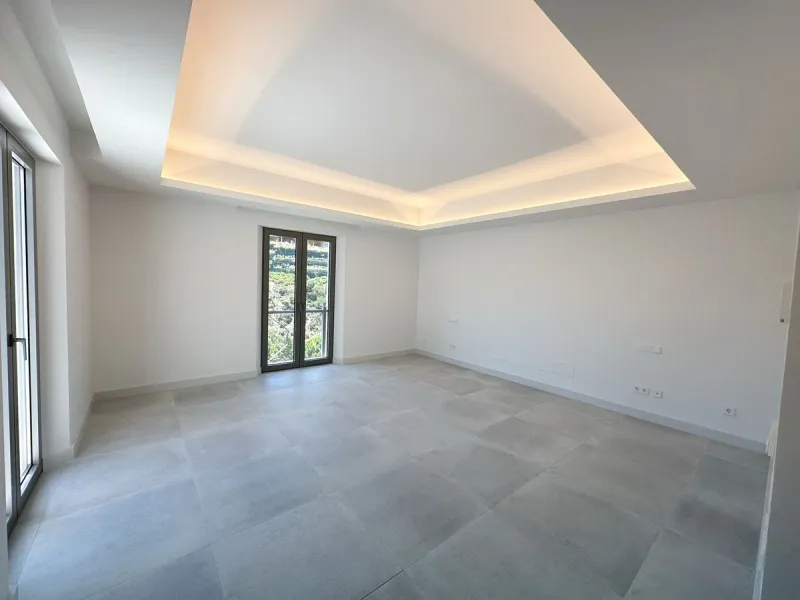 Stunning Villa in the Heart of El Madroñal with Breathtaking Views