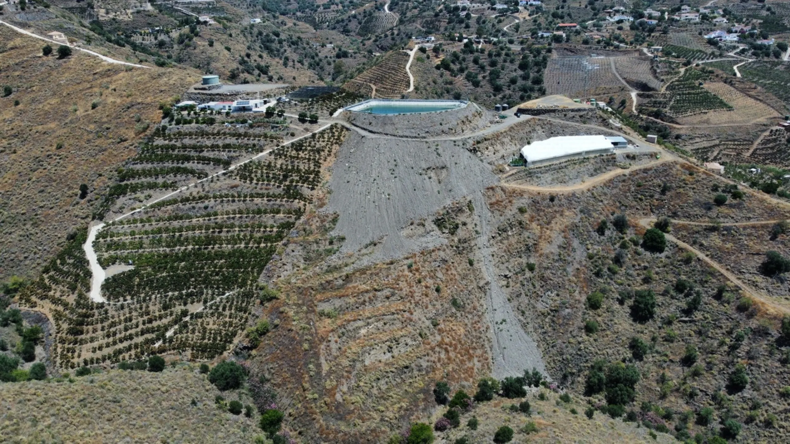 This extraordinary property spans a total of 60,000m2, with 40,000m2 already cultivated and 20,000m2 remaining unexploited, ready for your development or further agricultural pursuits. The cultivated area boasts a thriving mango plantation with 3,500 tree