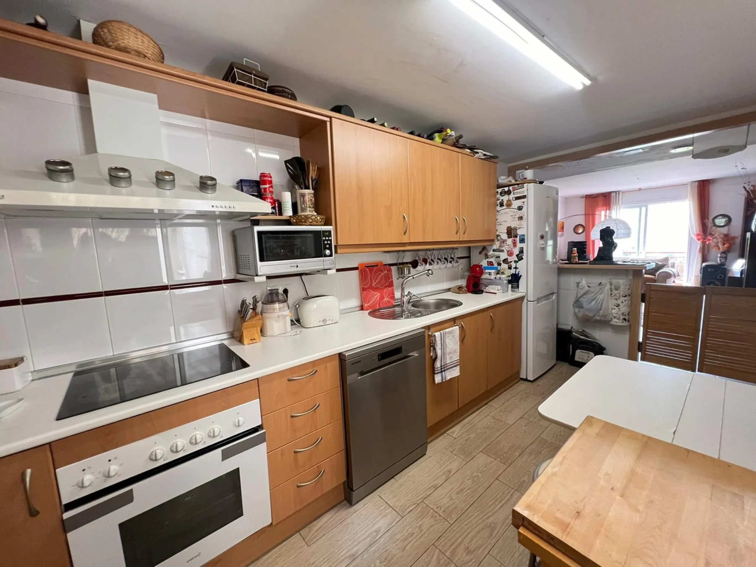 Spacious apartment in the exclusive Puerto de la Torre/Teatinos area, gated community in perfect condition