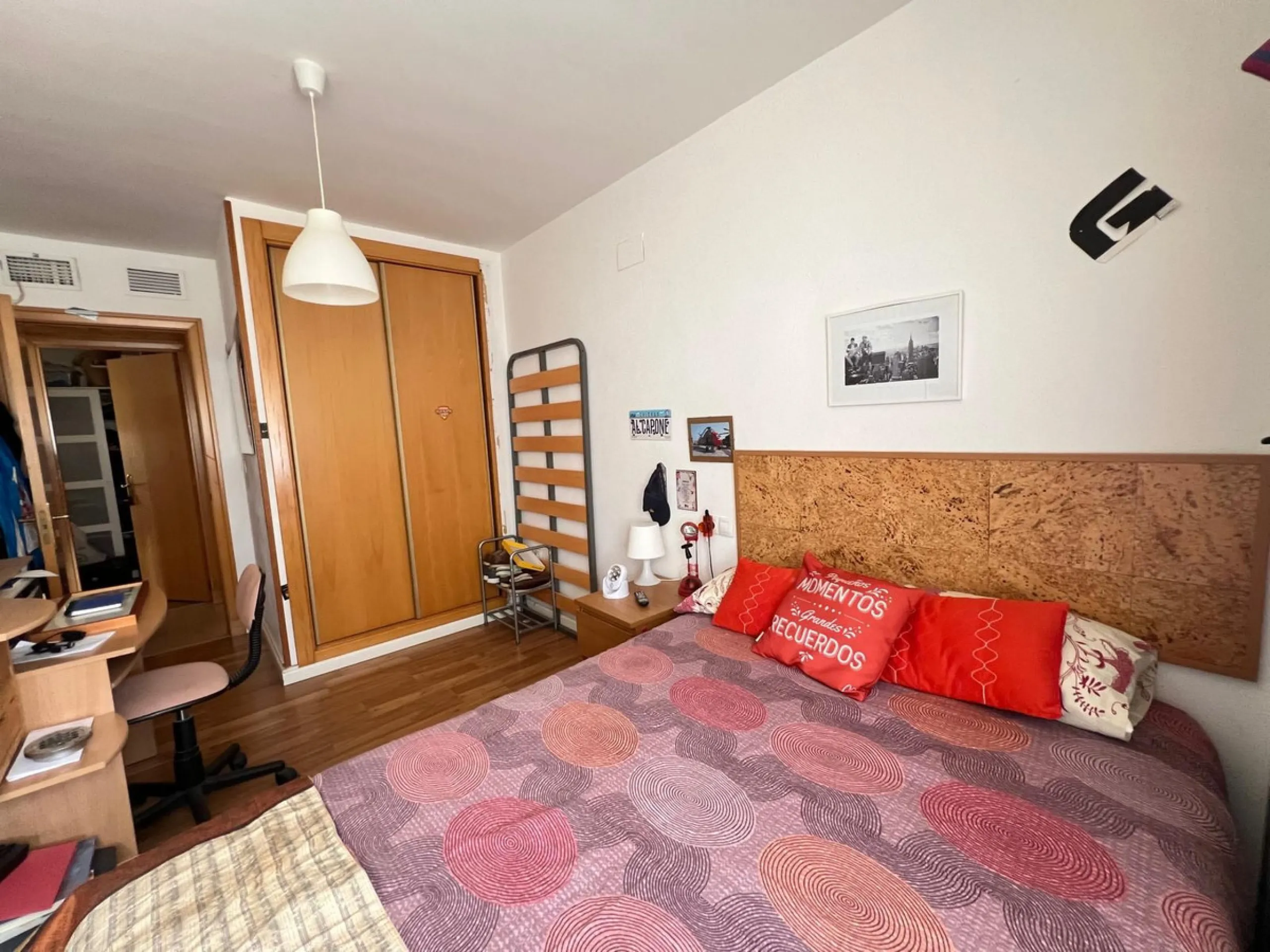 Spacious apartment in the exclusive Puerto de la Torre/Teatinos area, gated community in perfect condition