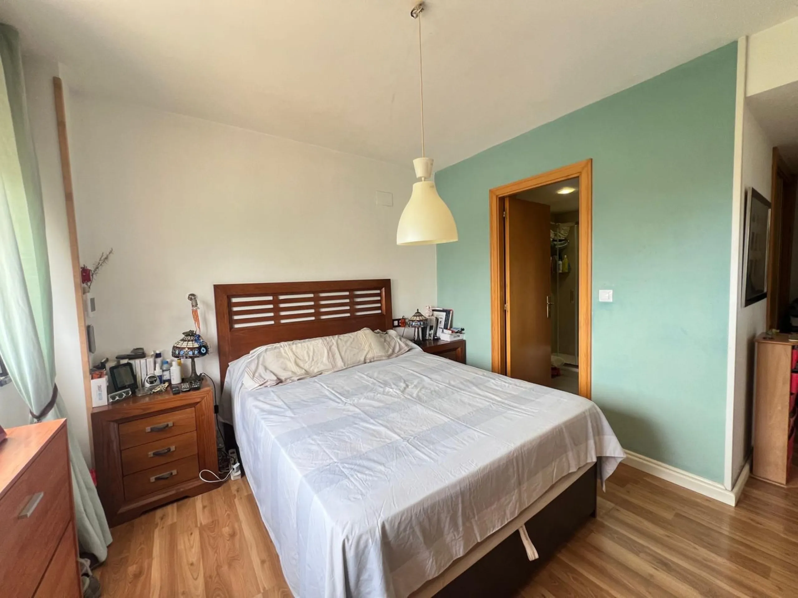 Spacious apartment in the exclusive Puerto de la Torre/Teatinos area, gated community in perfect condition