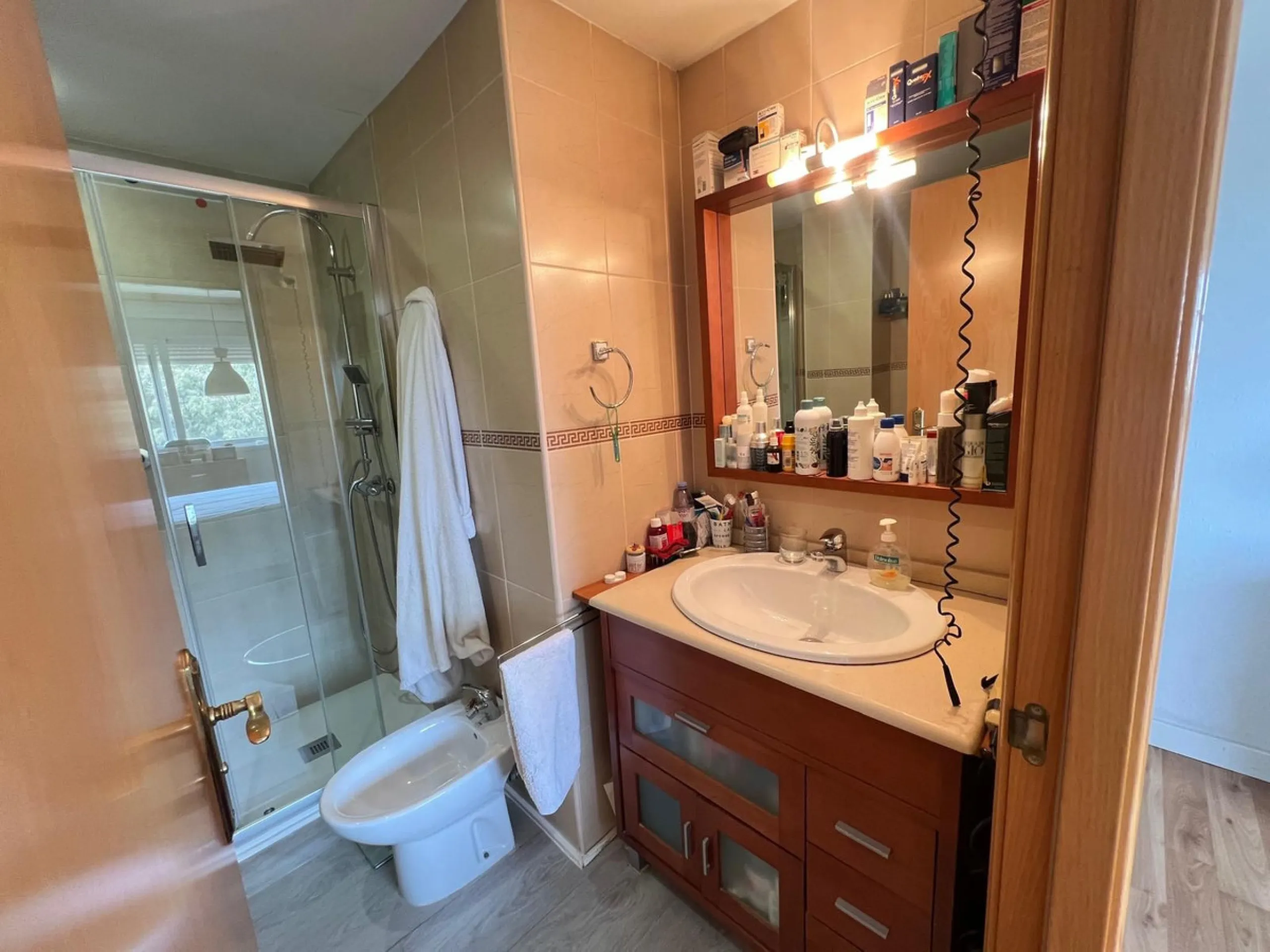 Spacious apartment in the exclusive Puerto de la Torre/Teatinos area, gated community in perfect condition